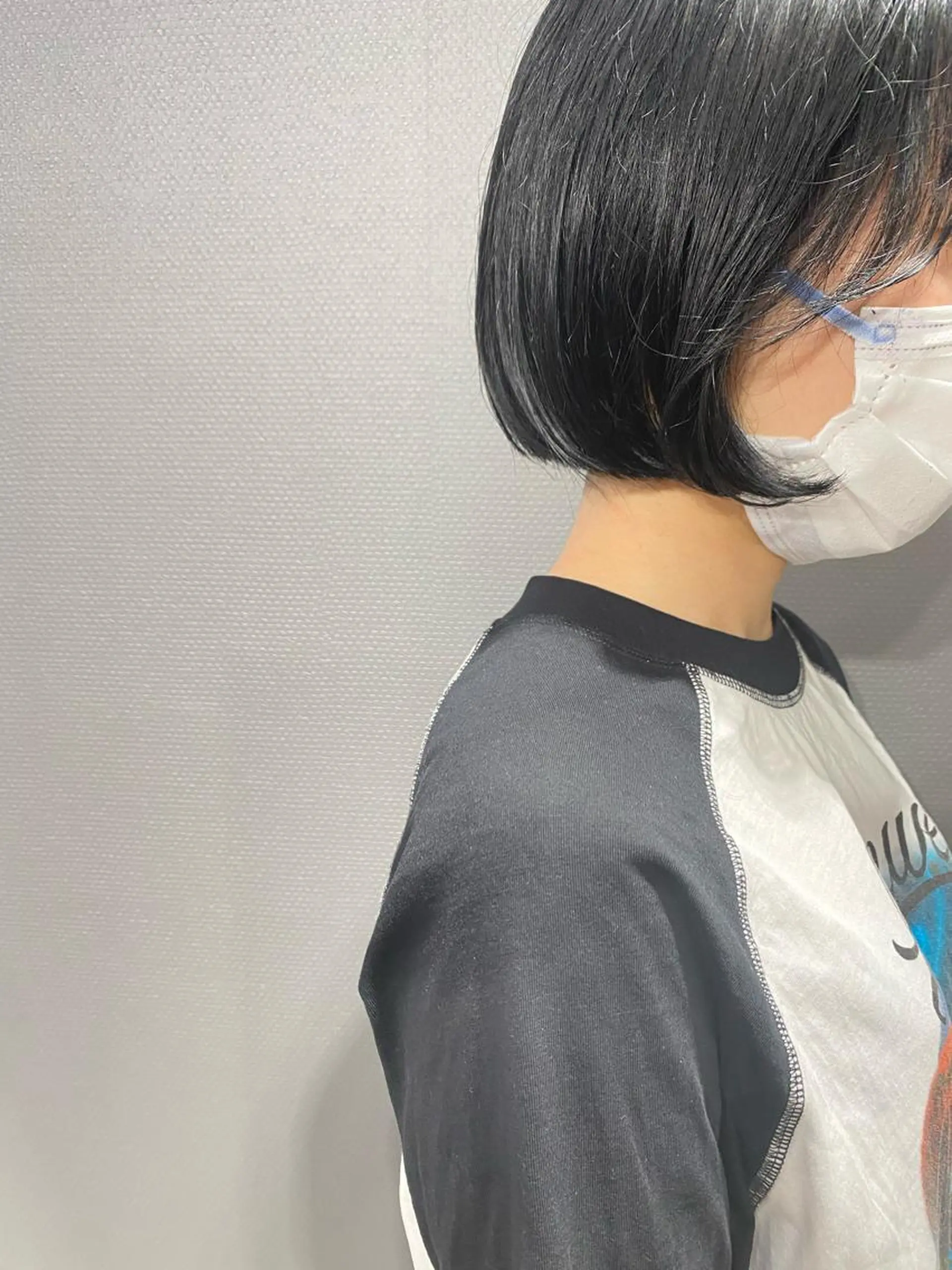 ショート カラー 黒髪 ブルーカラー ブルーブラック HINANO🌷 髪質改善サロンの眉毛・アイブロウイメージ