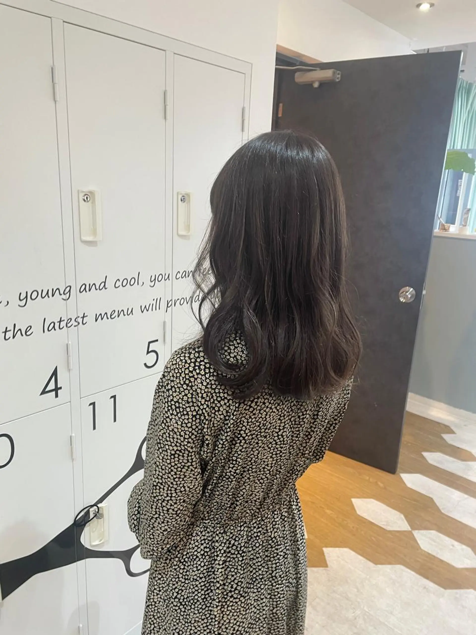 ミディアム カラー ヤマナカ エリカのヘアスタイル