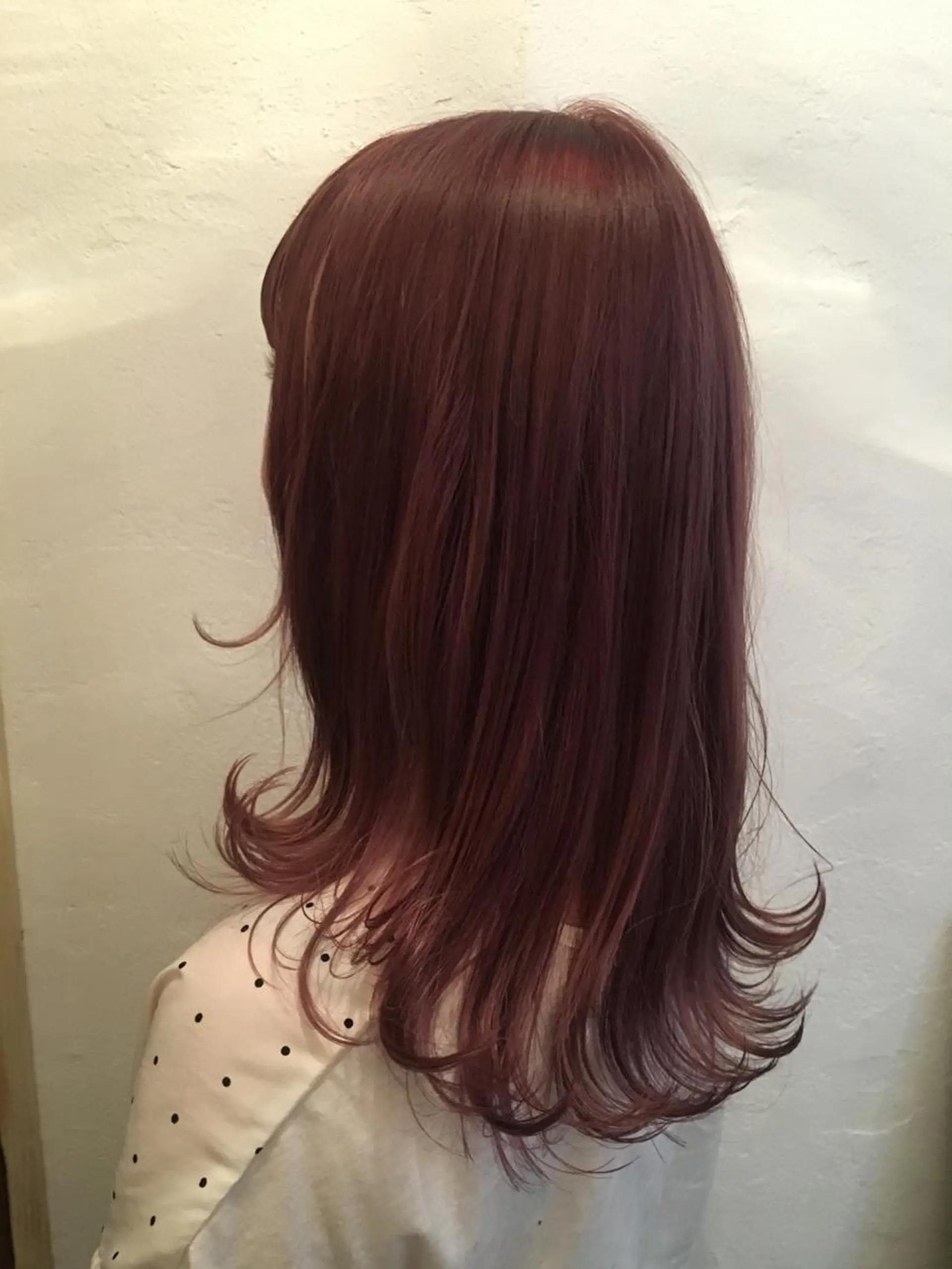 セミロング カラー ブリーチ カシス ピンクカラー BRUNTJET所属・MAEDA MADOKAのヘアスタイル