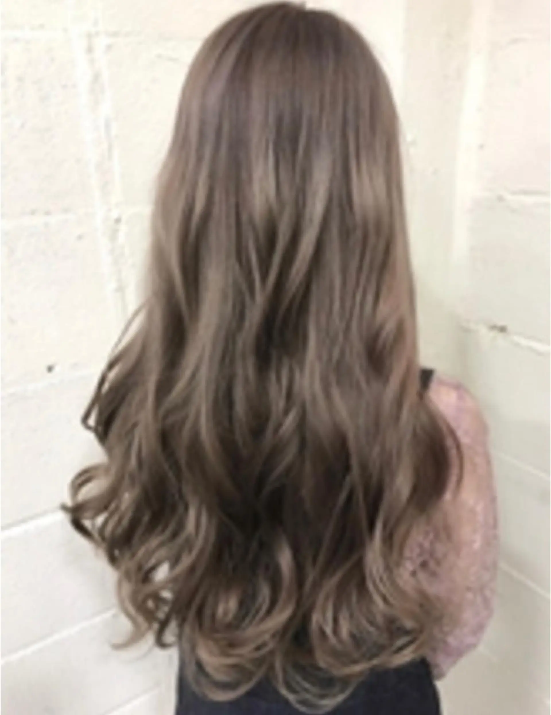 セミロング PANOL 秀島のヘアスタイル