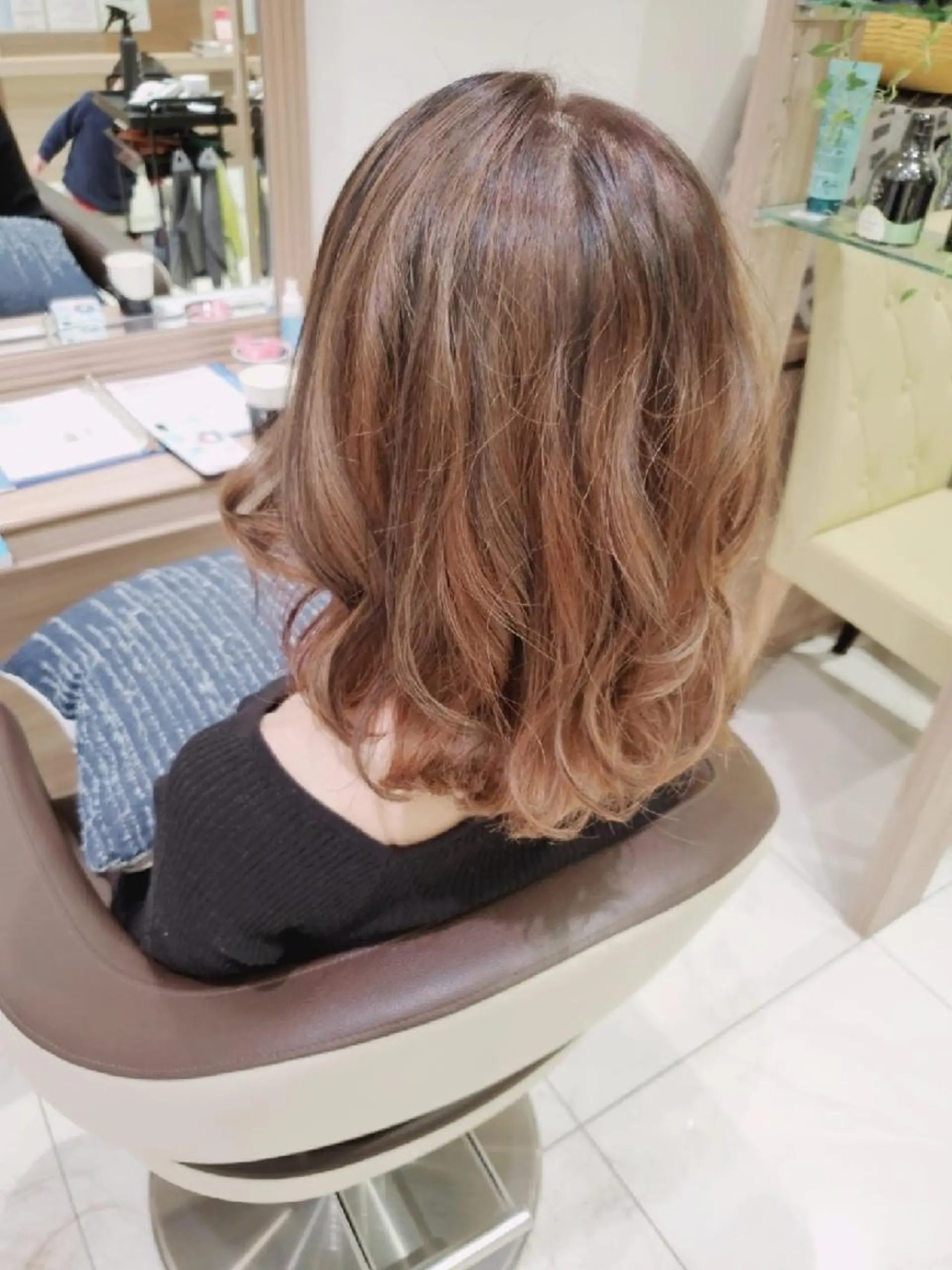 ミディアム カラー アッシュ ベージュカラー イルミナカラー 中村 和貴のヘアスタイル