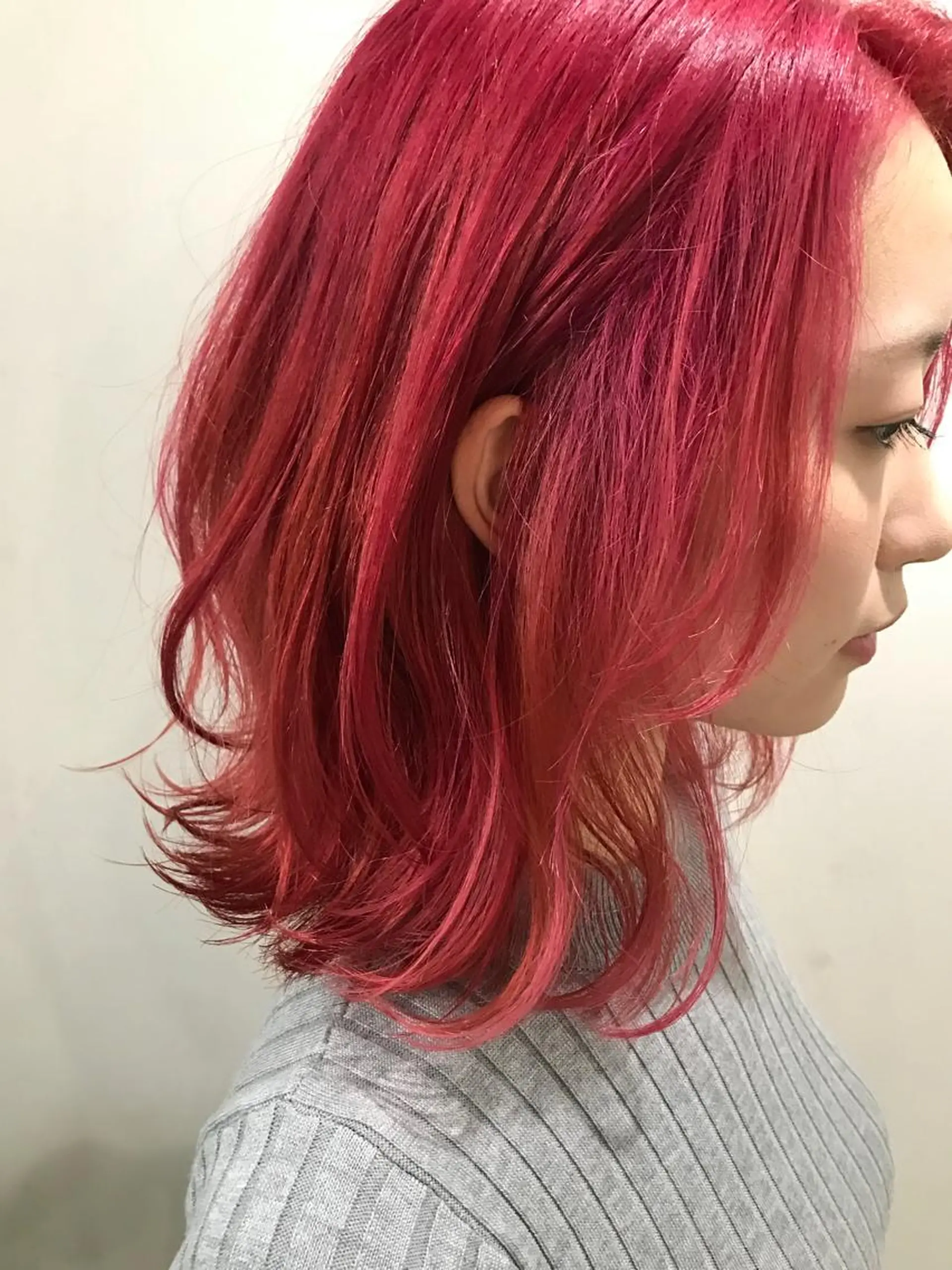 ミディアム カラー ヘアアレンジ ピンクカラー エクステ（レミー毛） NINEのヘアスタイル