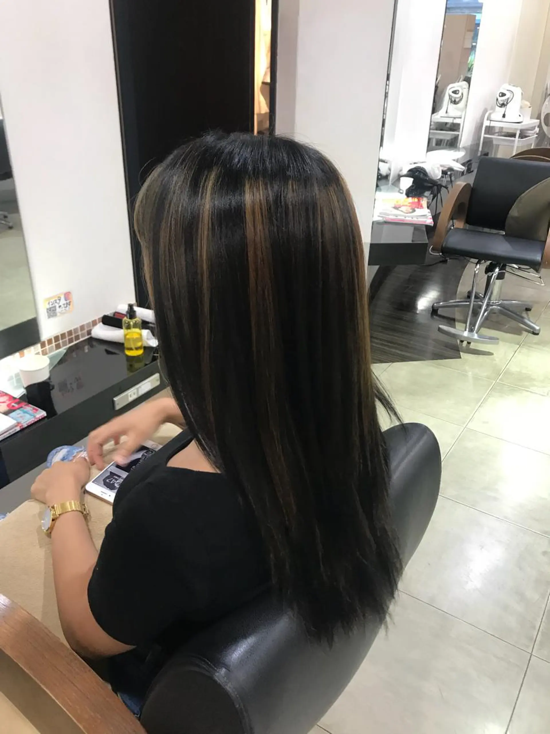 ロング カラー ヘアアレンジ 黒髪 ハイライトカラー ハイライト DISCOHAIRsanc（ルジャルダン町田）所属・烏山 達也のヘアスタイル