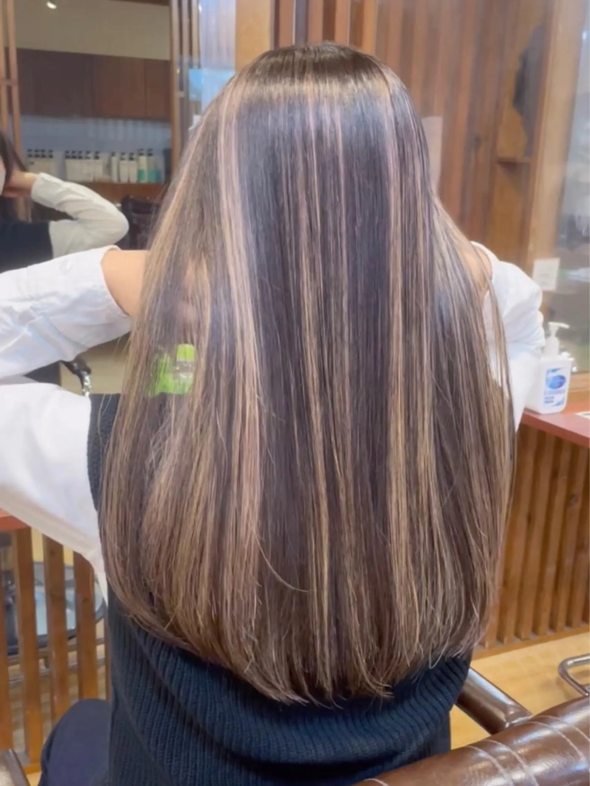 ロング カラー ベージュカラー ブリーチ ケアブリーチ デザインカラー ハイライトカラー senjyu GINZA所属・バレイヤージュ/ハイ ライト/庄司鉄平のヘアスタイル