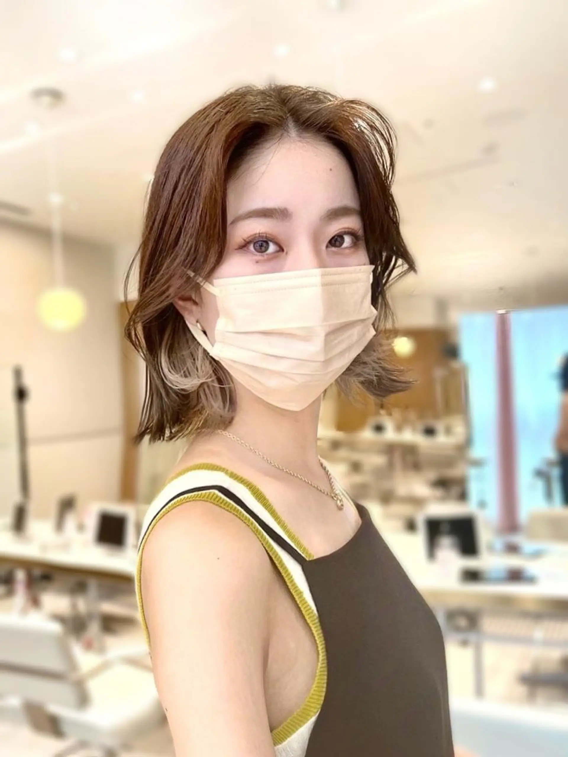 ミディアム カラー ベージュカラー 透明感カラー グレージュ ボブ カット ヘアカラー トリートメント レイヤー専門家 ダブルカラー修のヘアスタイル