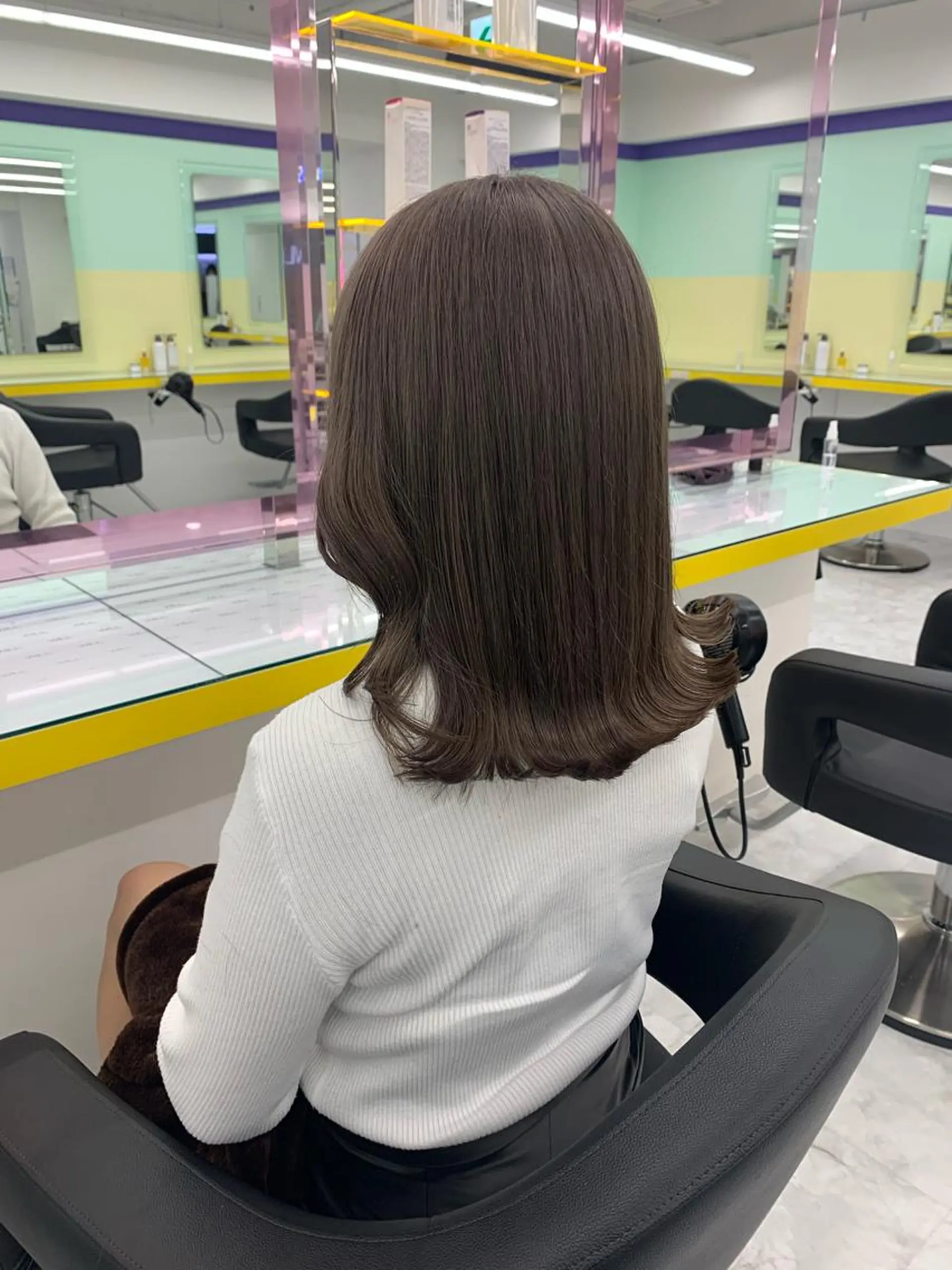 ミディアム カラー ヘアカラー トリートメント 🪞ハイトーン🪞 🤍waka🤍のヘアスタイル