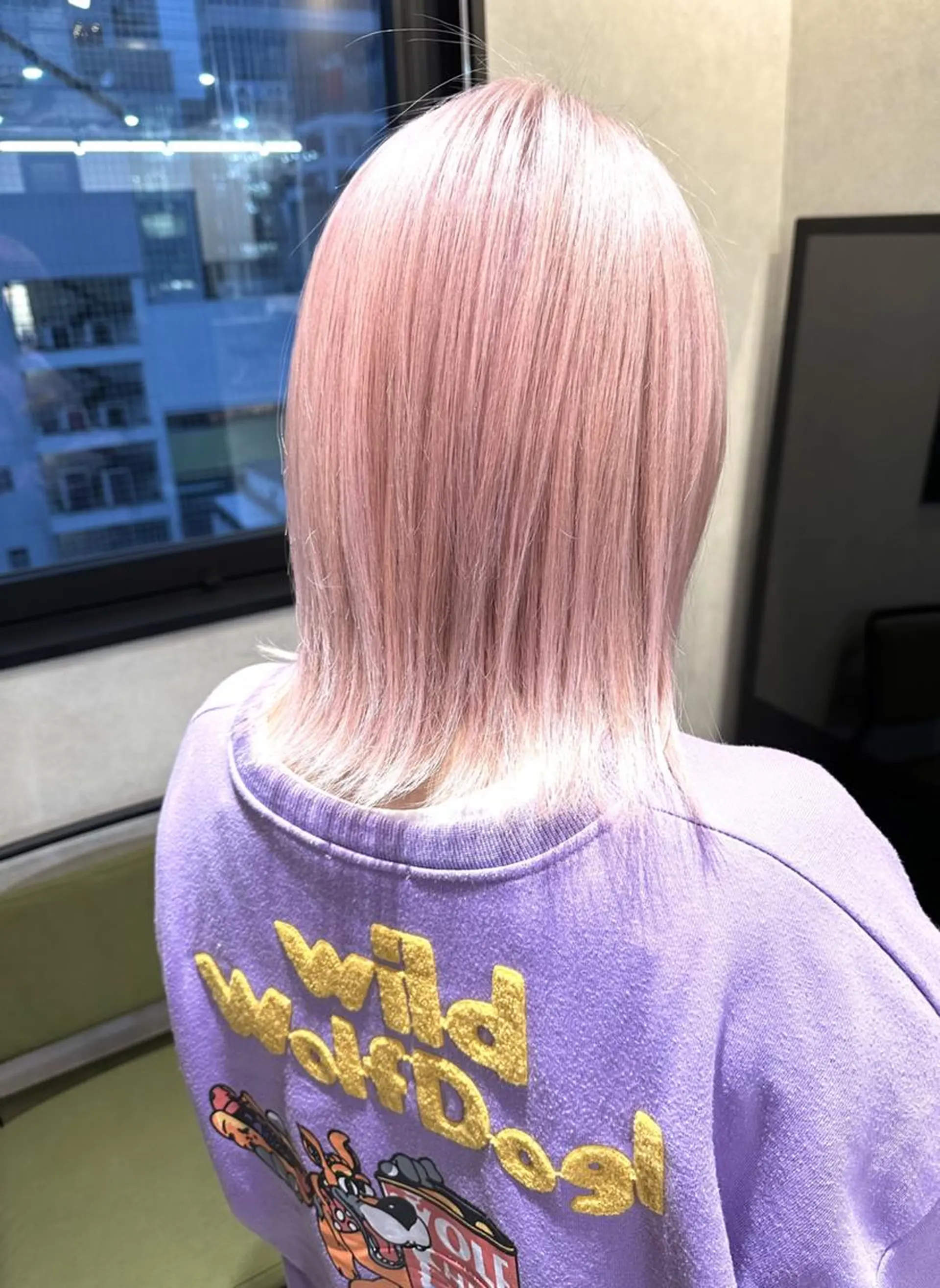 ミディアム カラー ヘアアレンジ ハイトーン カラーのヘアスタイル