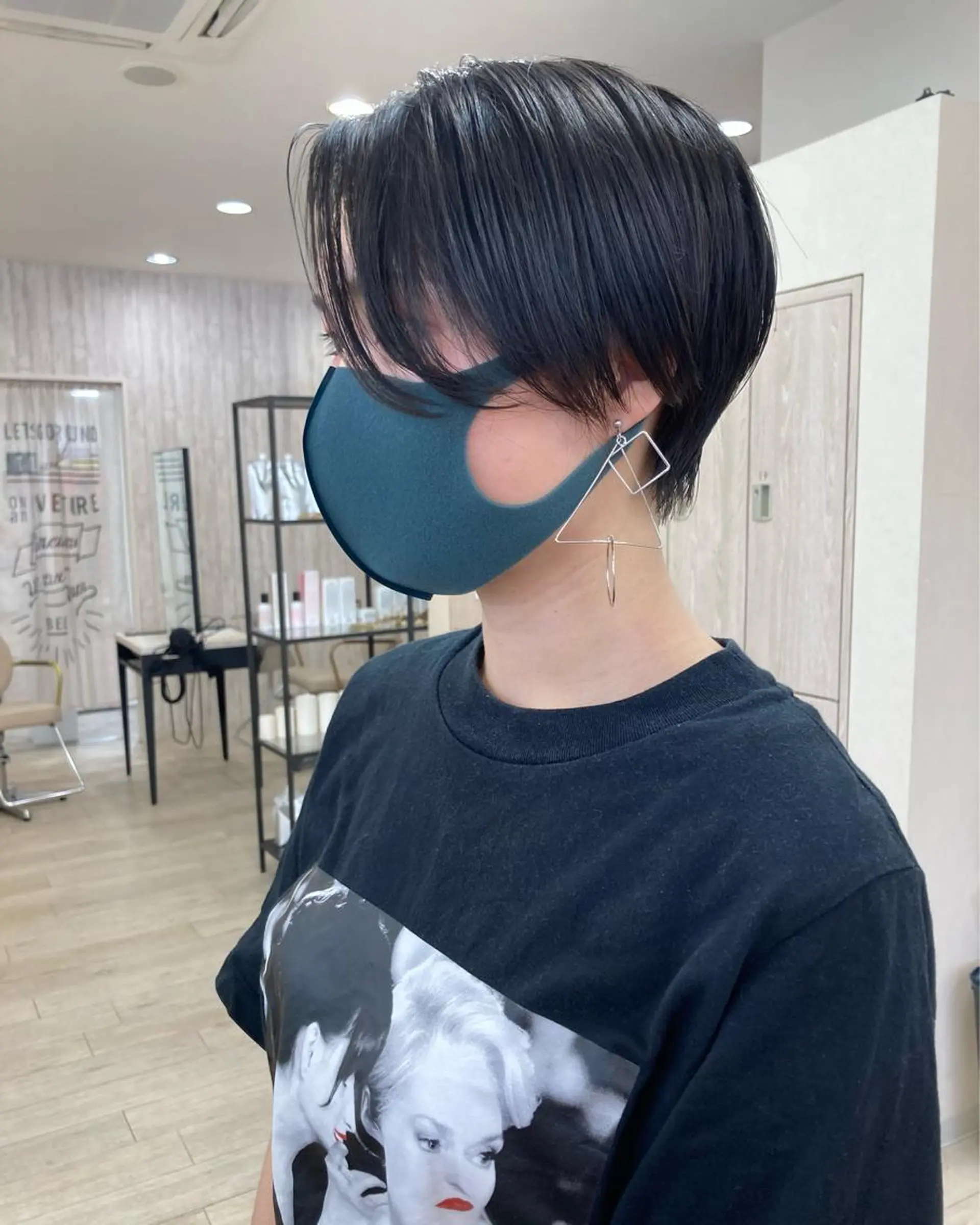 ショート 切りっぱなしボブ ショートボブ ハンサムショート ボブ ショートヘア カット トリートメント 初めてのショート お任せください✂️のヘアスタイル
