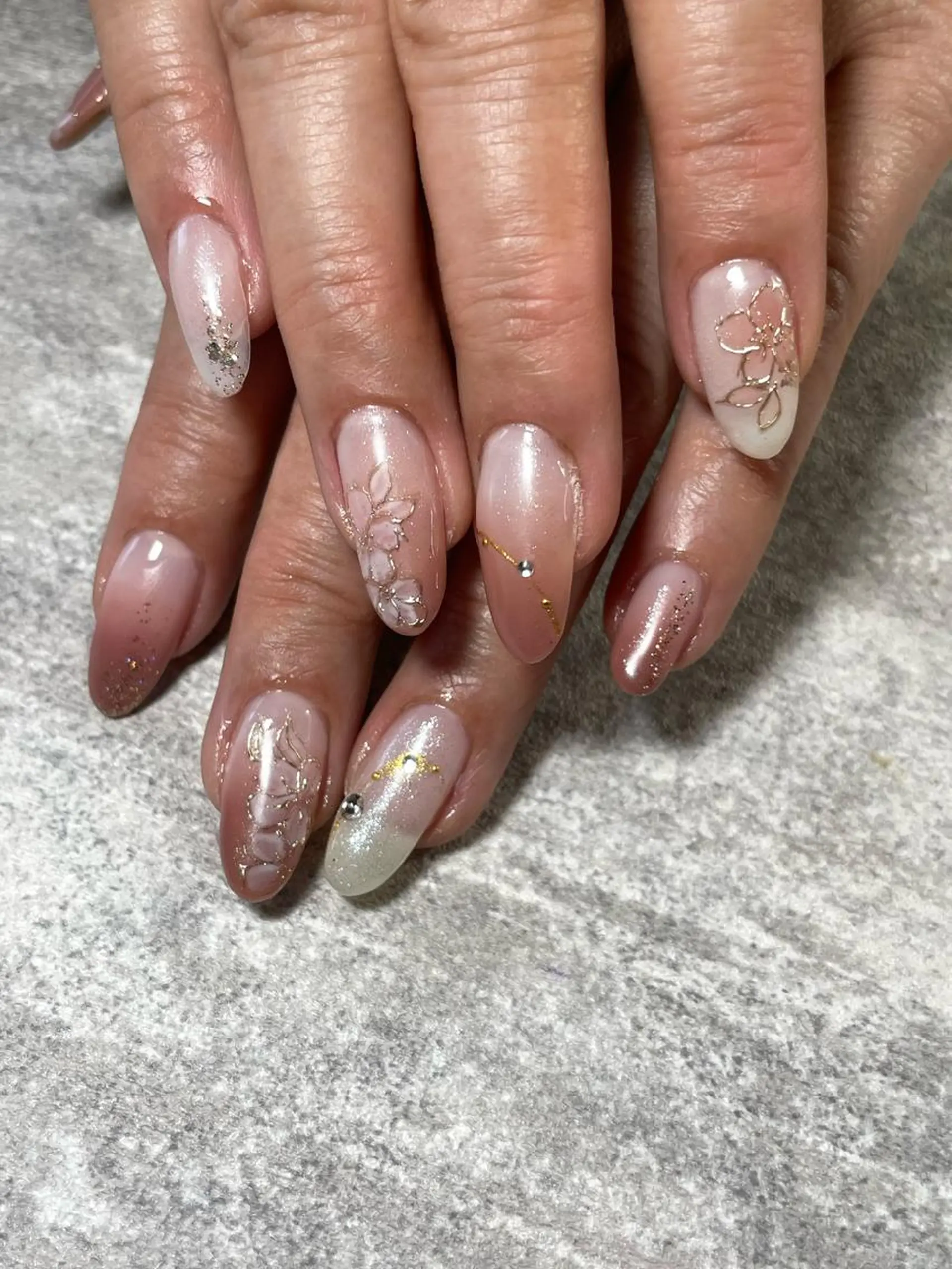 ネイル ハンドネイル 蓑原 佳央里のネイルデザイン