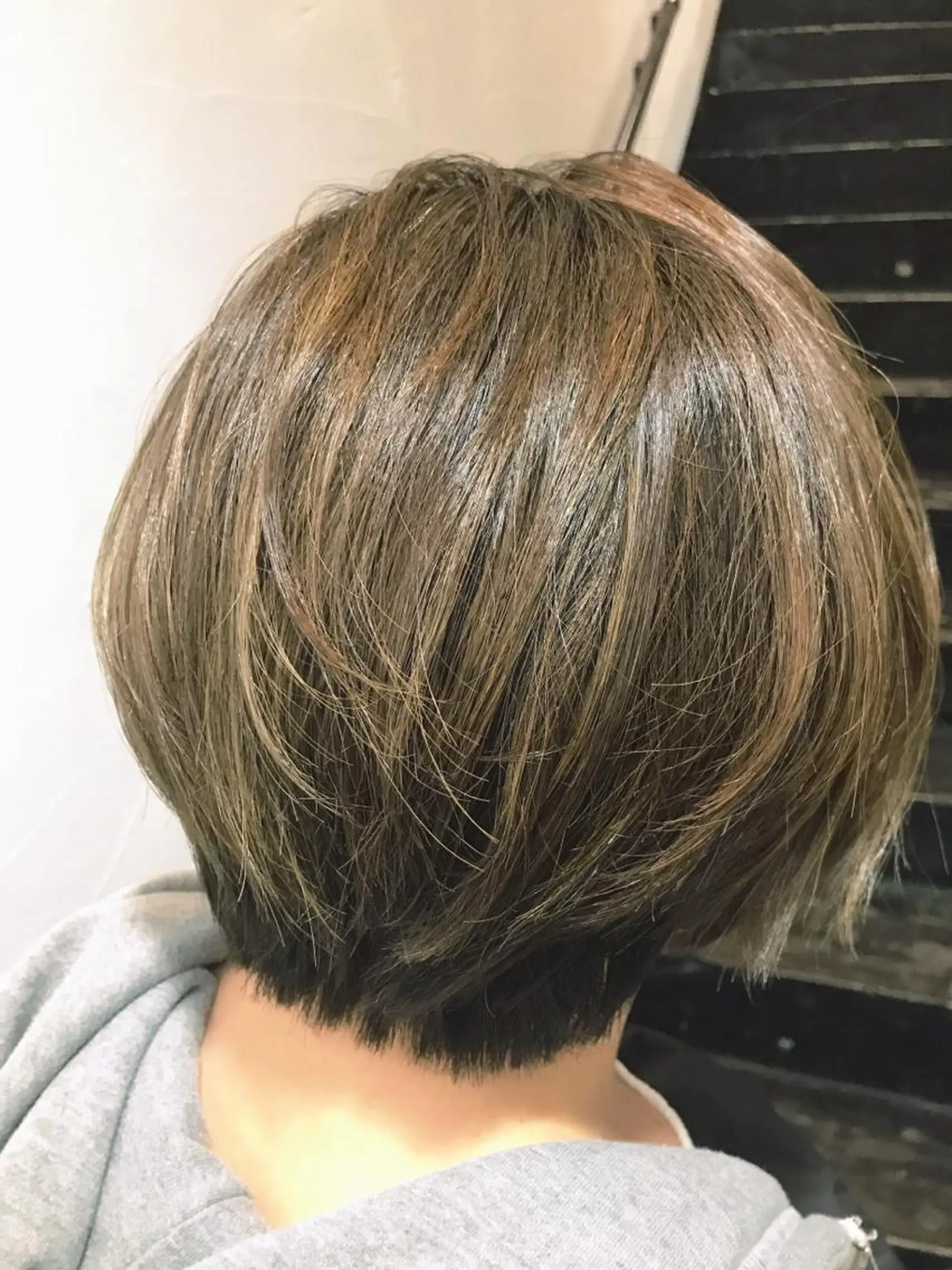 ショート ハイライト カット ヘアカラー トリートメント 山本 みきのヘアスタイル