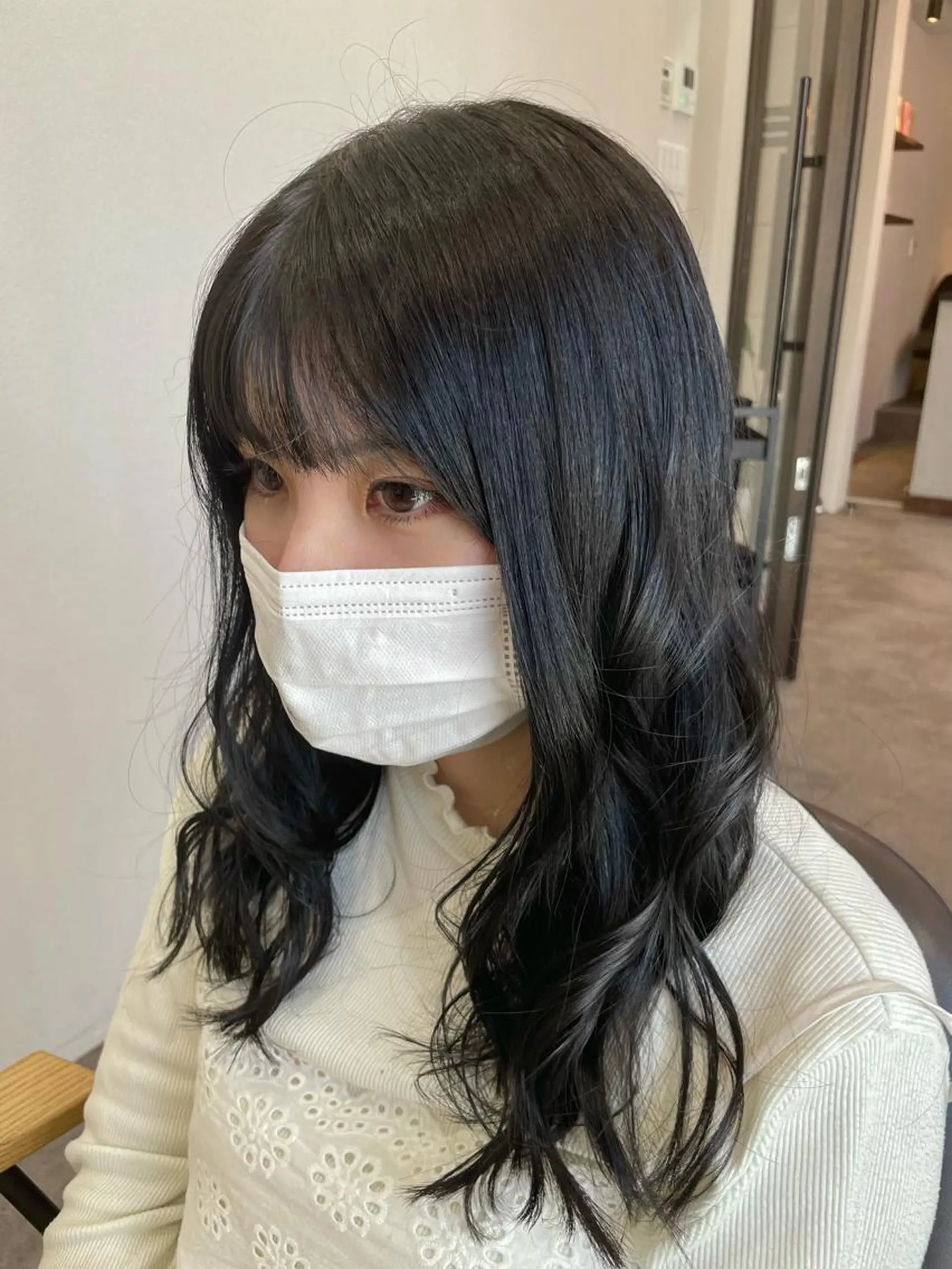 セミロング カラー 黒髪 ブリーチ ブルーカラー ブルーブラック ボブ/髪質改善/ soiナカジママドリのヘアスタイル