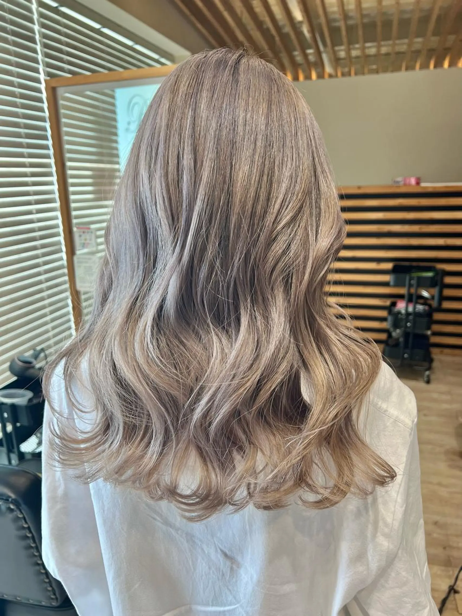 カラー 早川 真幸のヘアスタイル