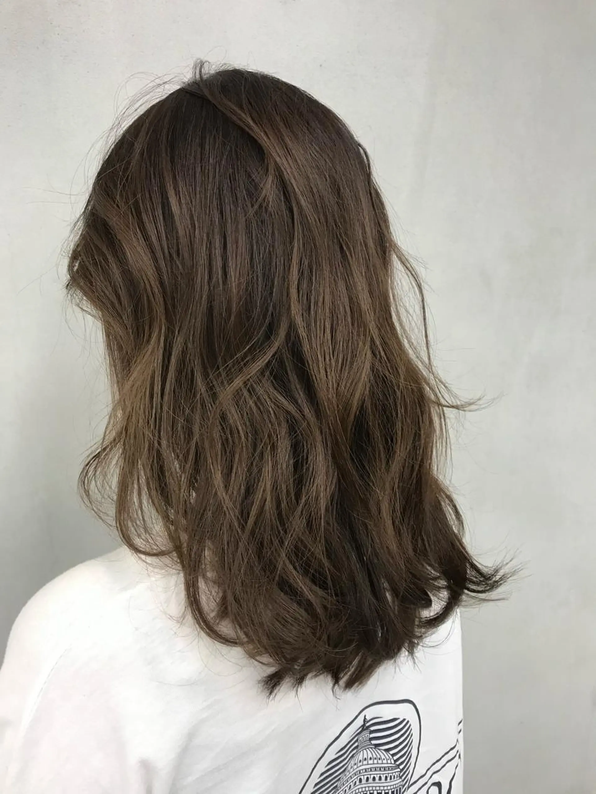 セミロング カラー ヘアアレンジ 平川 夏海のヘアスタイル