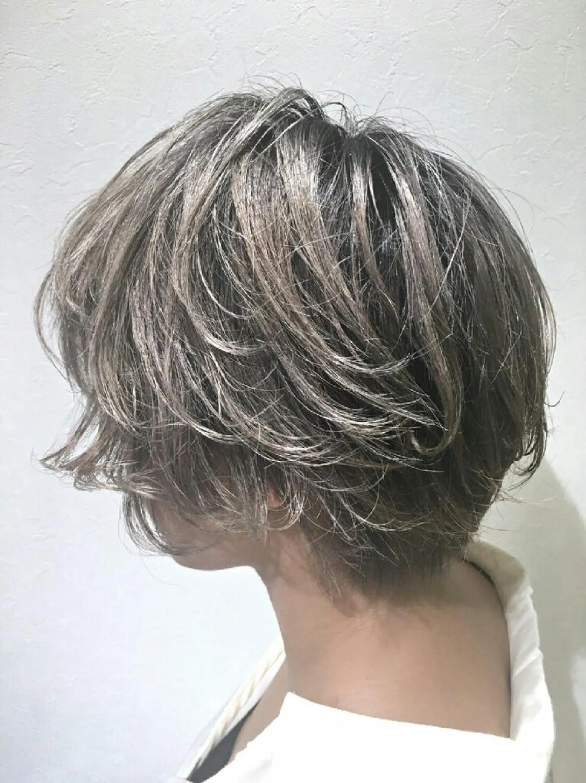 ショート カラー ヘアアレンジ グラデーションカラー グレージュ 【髪質改善美容師】t occa茨木篠原健太のヘアスタイル