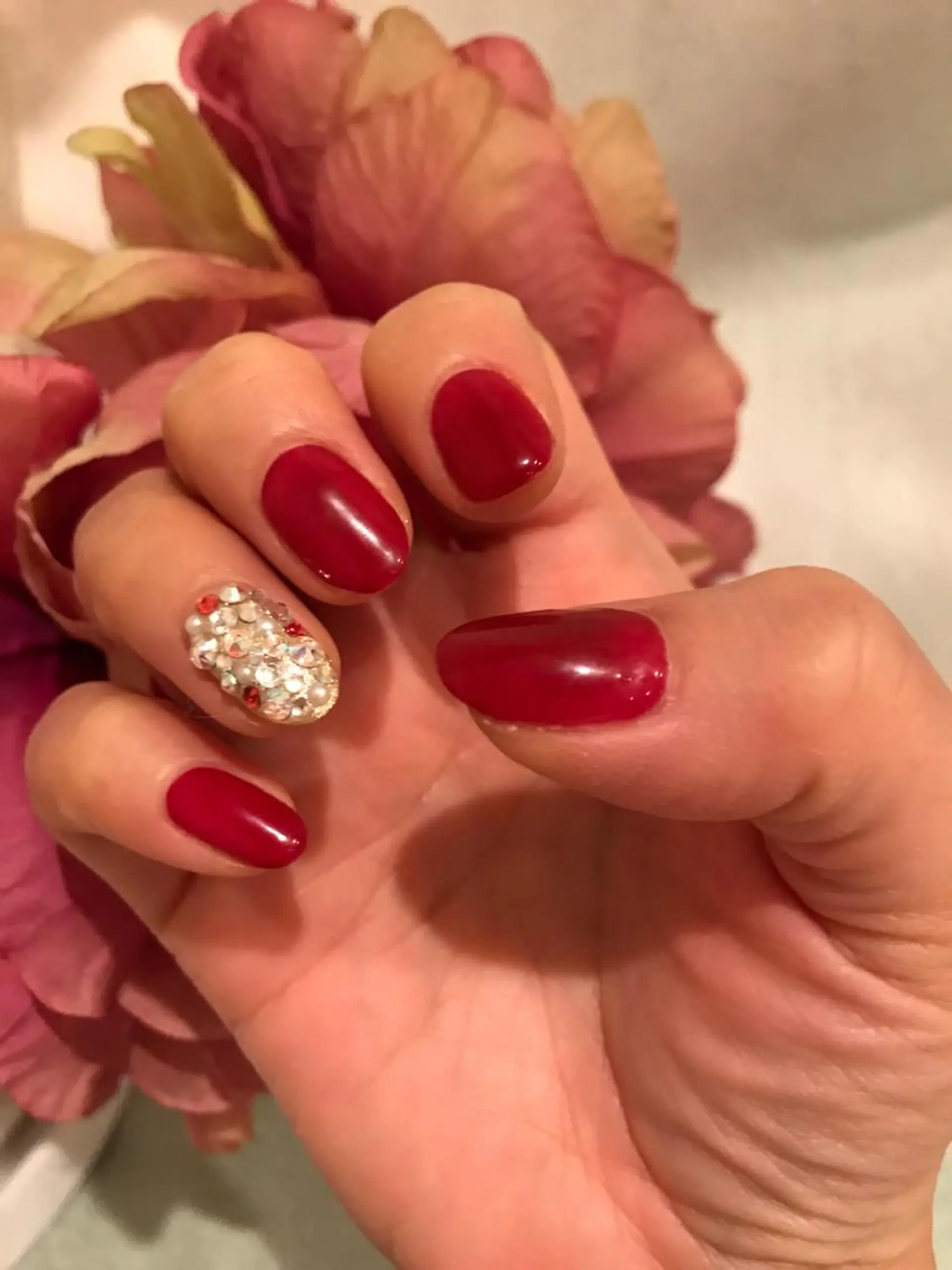 ネイル 赤色 冬ネイル クリスマス 美BODY美FACEサロンjewelbouquet所属・jewel bouquetのエステ・リラクイメージ