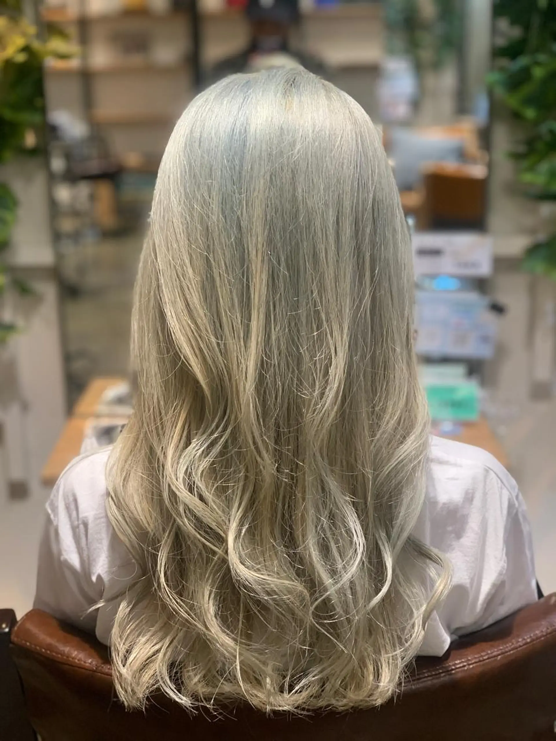 ロング カラー アッシュ ブリーチ ホワイトアッシュ ハイライト✨髪質改善 TAKAさんです😊のヘアスタイル