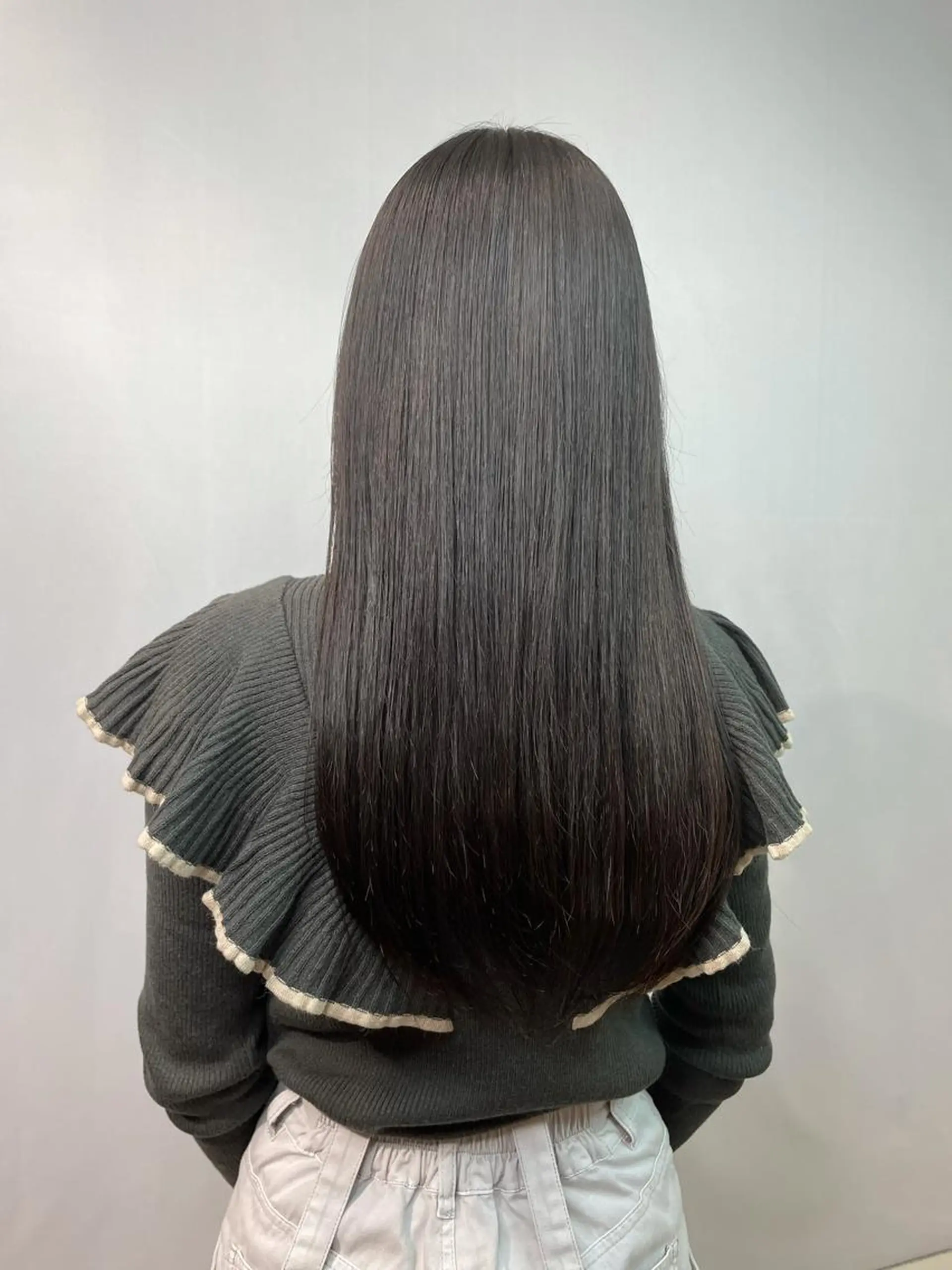 ロング 縮毛矯正 トリートメント yuuto🌈 冬の透け感カラーのヘアスタイル