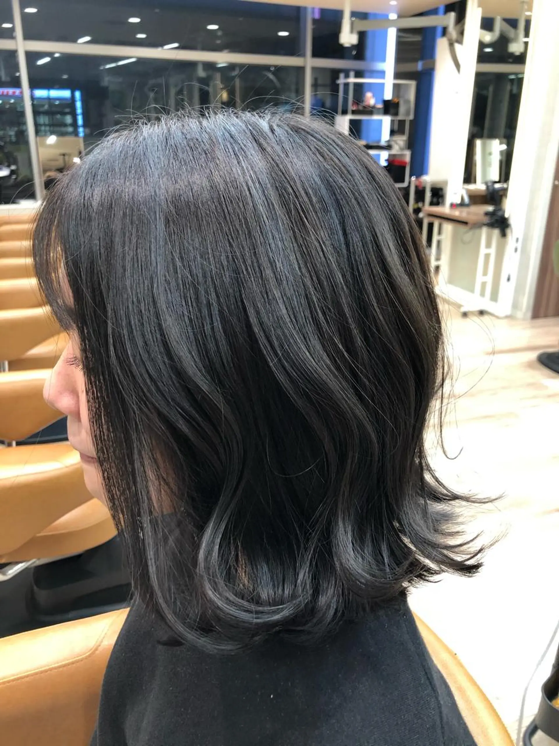 ミディアム カラー ブルーカラー ハイライトカラー ハイライト dogstar小林諒 レイヤー/パーマのヘアスタイル