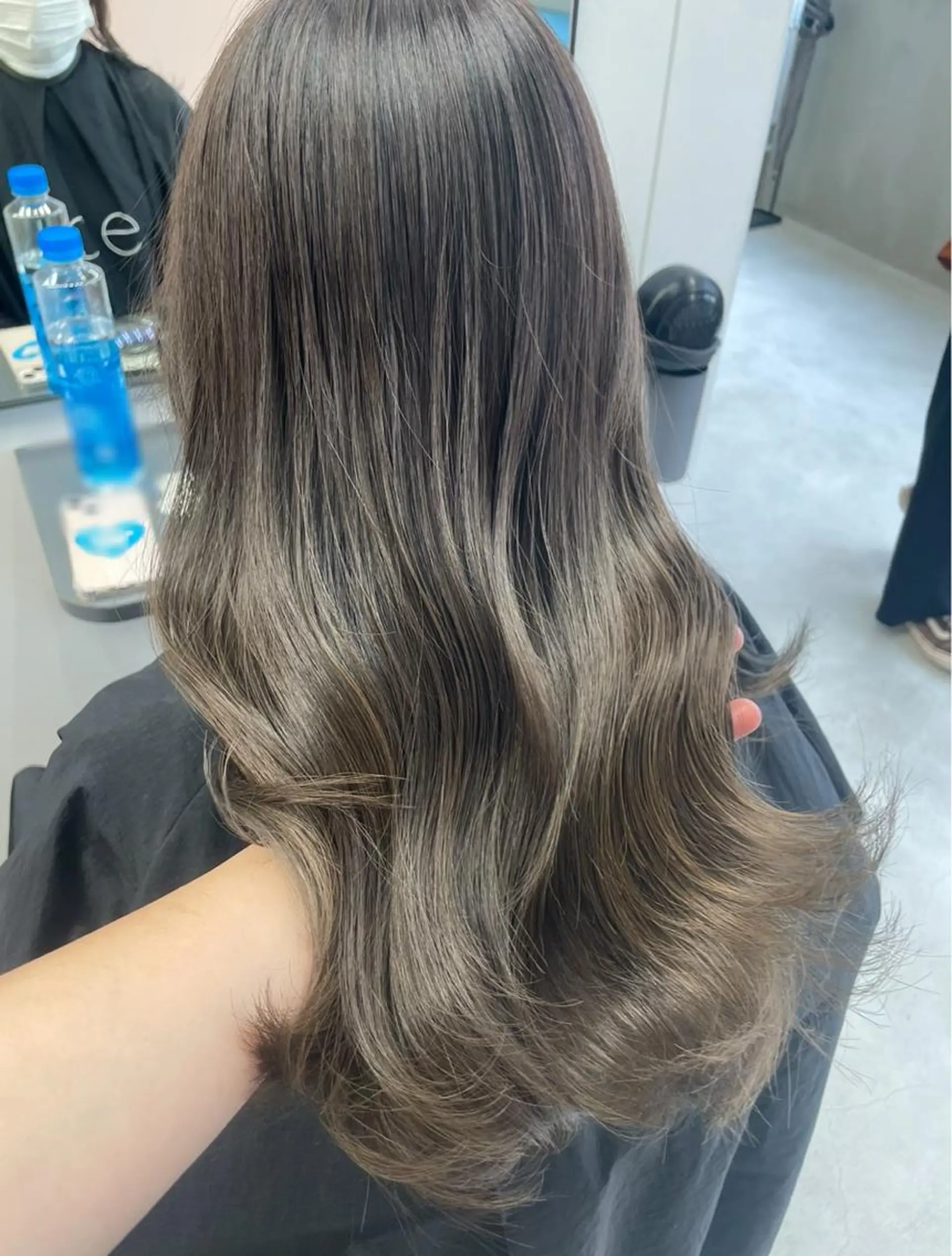 カラー ベージュカラー オリーブベージュ 若月 あやかのヘアスタイル