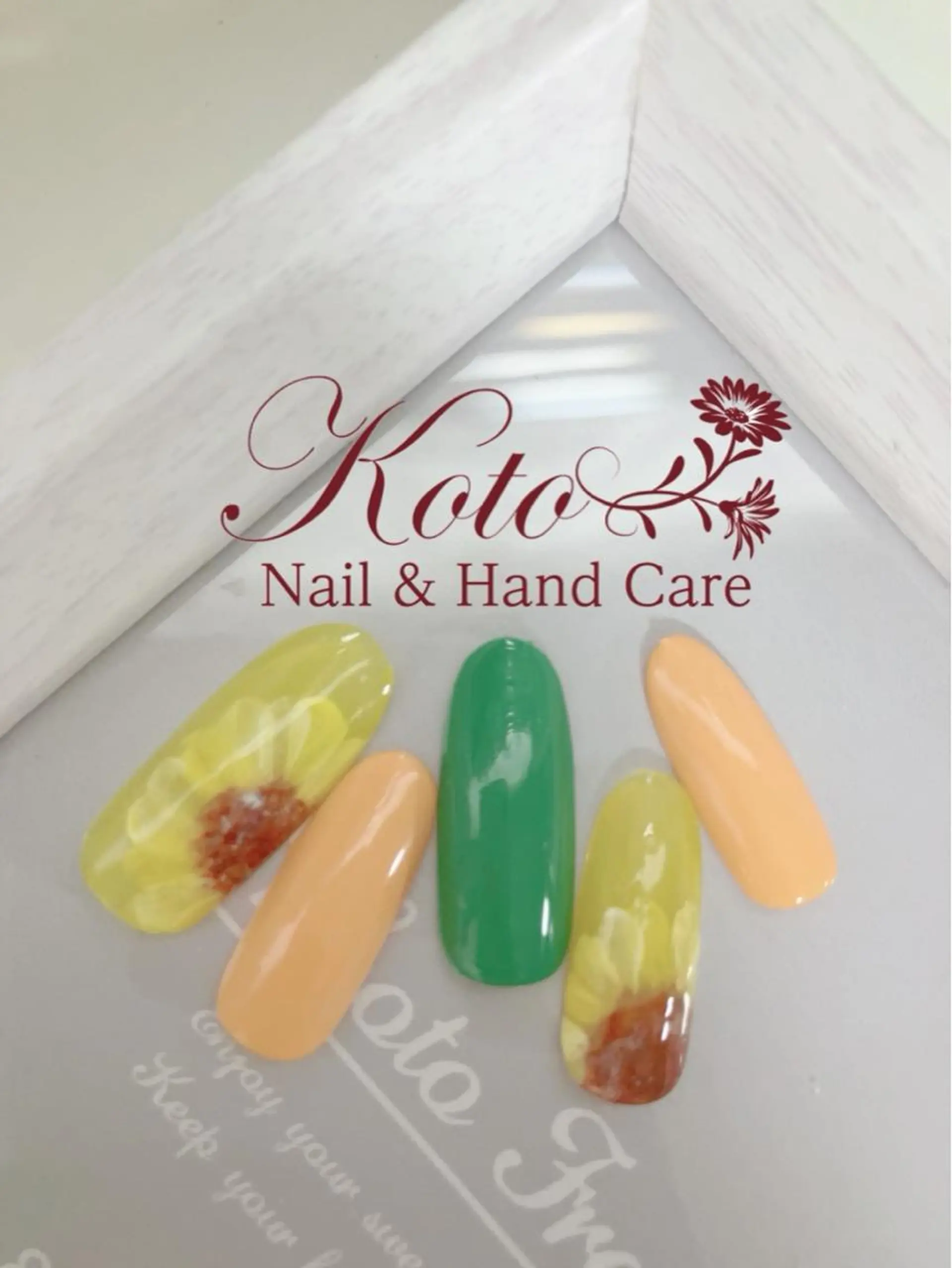 ネイル 長さ出し フットネイル フレンチネイル ジェルネイル ラメ(グリッター) Risa ネイルサロンKOTOのネイルデザイン