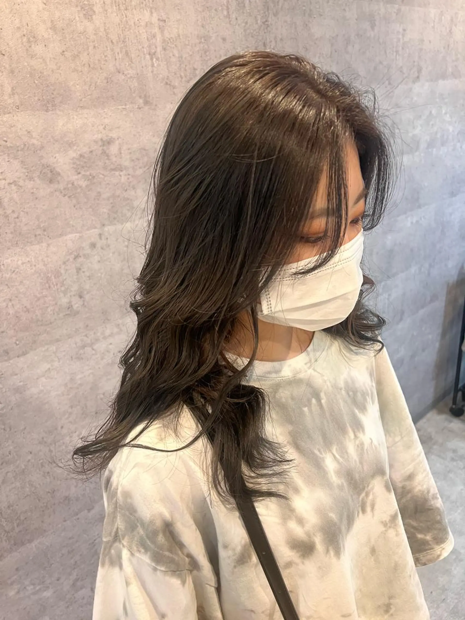 ロング カラー グレージュ アイスグレージュ 🌿海山龍馬🌿前髪 /顔まわり/レイヤーのヘアスタイル