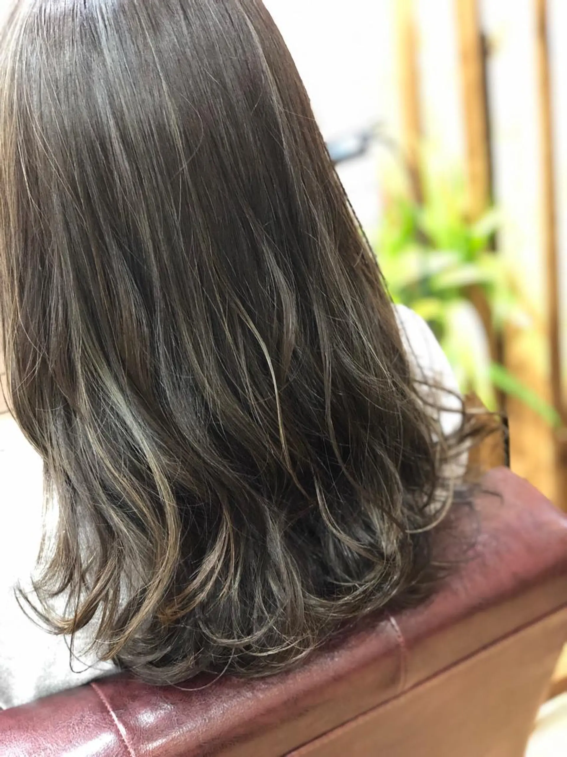 ミディアム カラー ヘアカラー トリートメント THREE所属・THREE 関根大のヘアスタイル