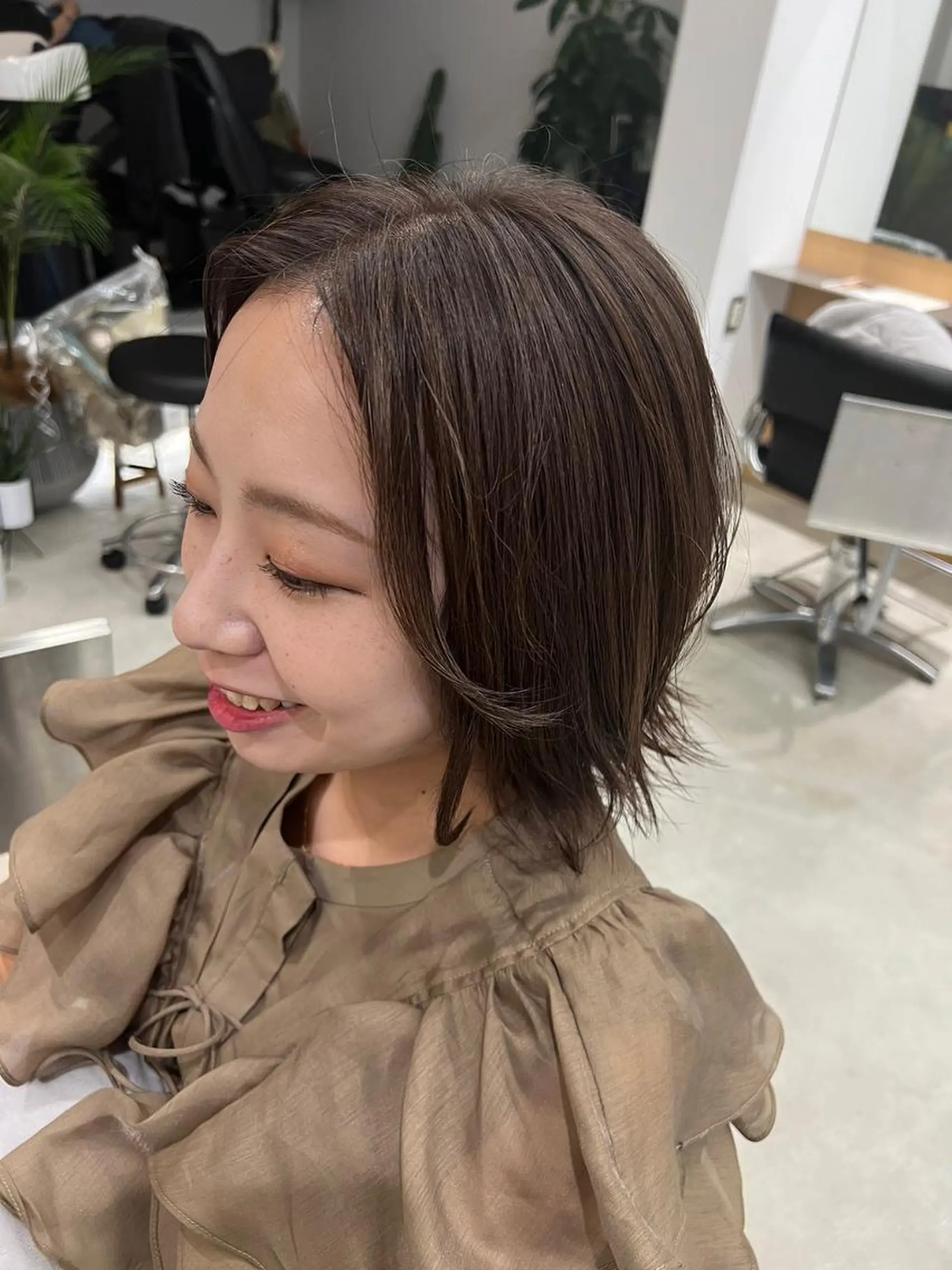 ミディアム カラー カット ヘアカラー トリートメント バレイヤージュ茅ヶ崎 オオタ カズキのヘアスタイル