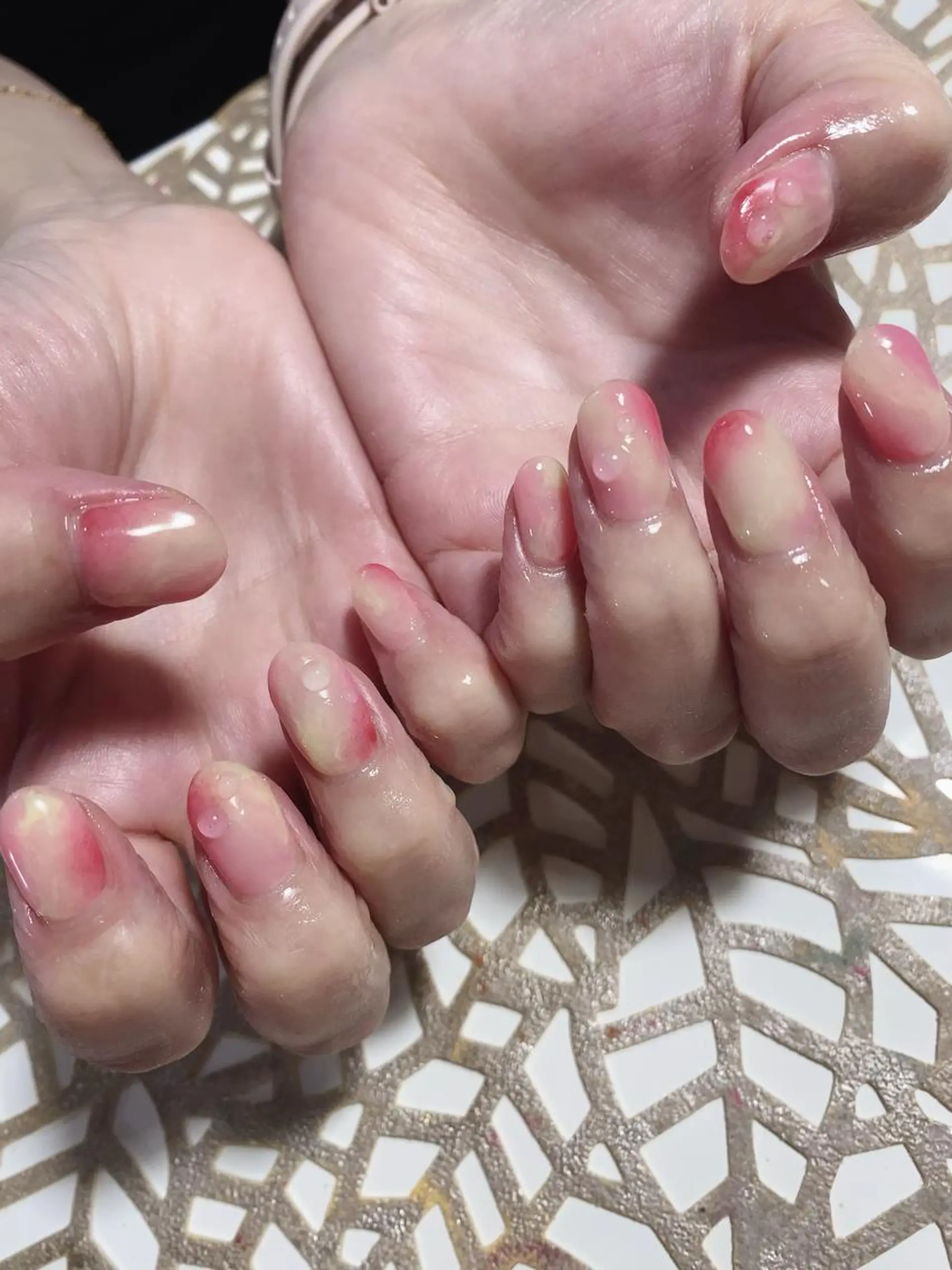 ネイル アートネイル 長さ出し ジェルネイル キラキラネイル ニュアンスネイル ハンドネイル 艶々の美爪を〜 【リリアーナ】のネイルデザイン