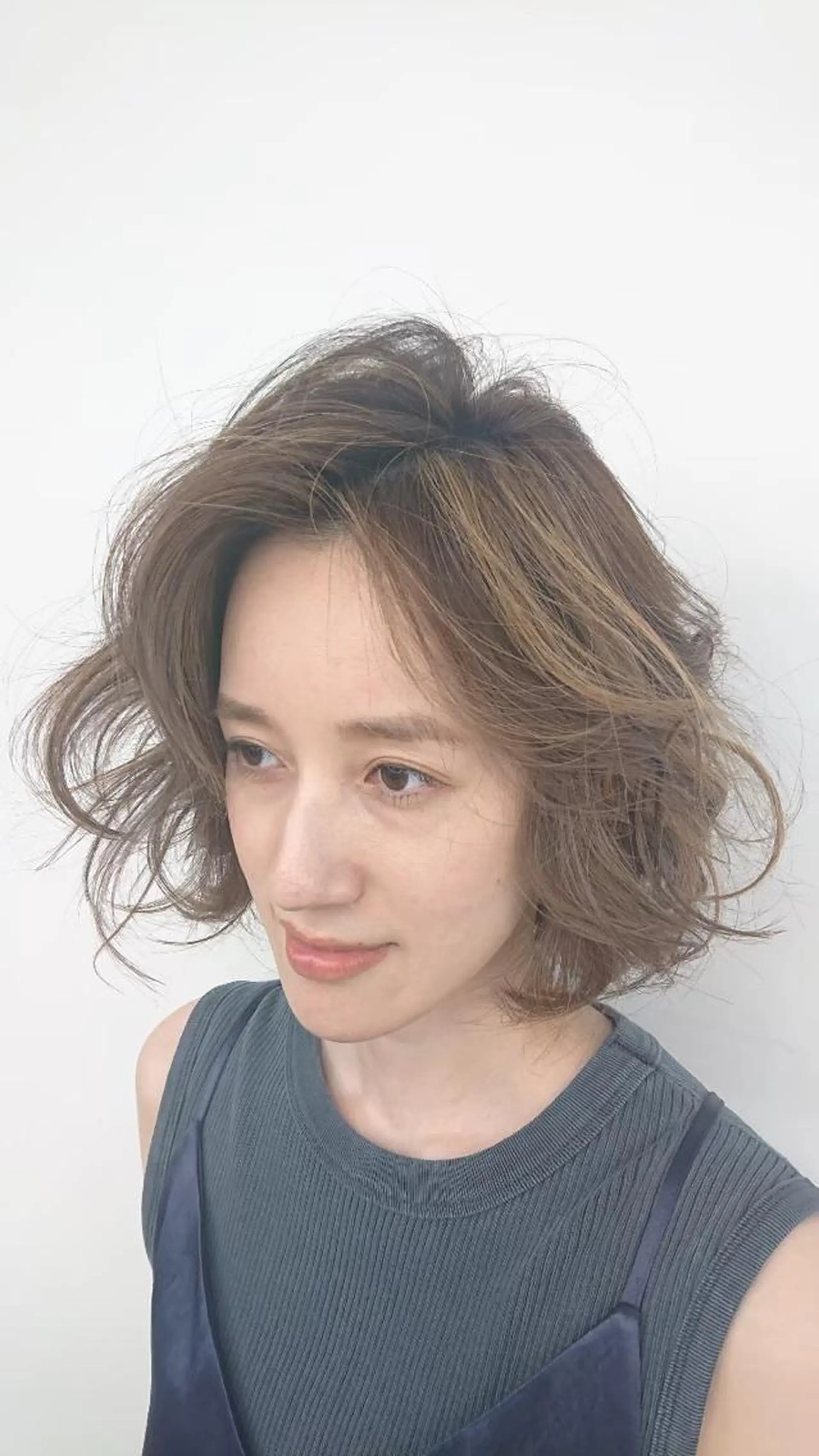ミディアム カラー ヘアアレンジ HairSignature所属・ブリーチ指名神戸 No.1美容師RENのヘアスタイル