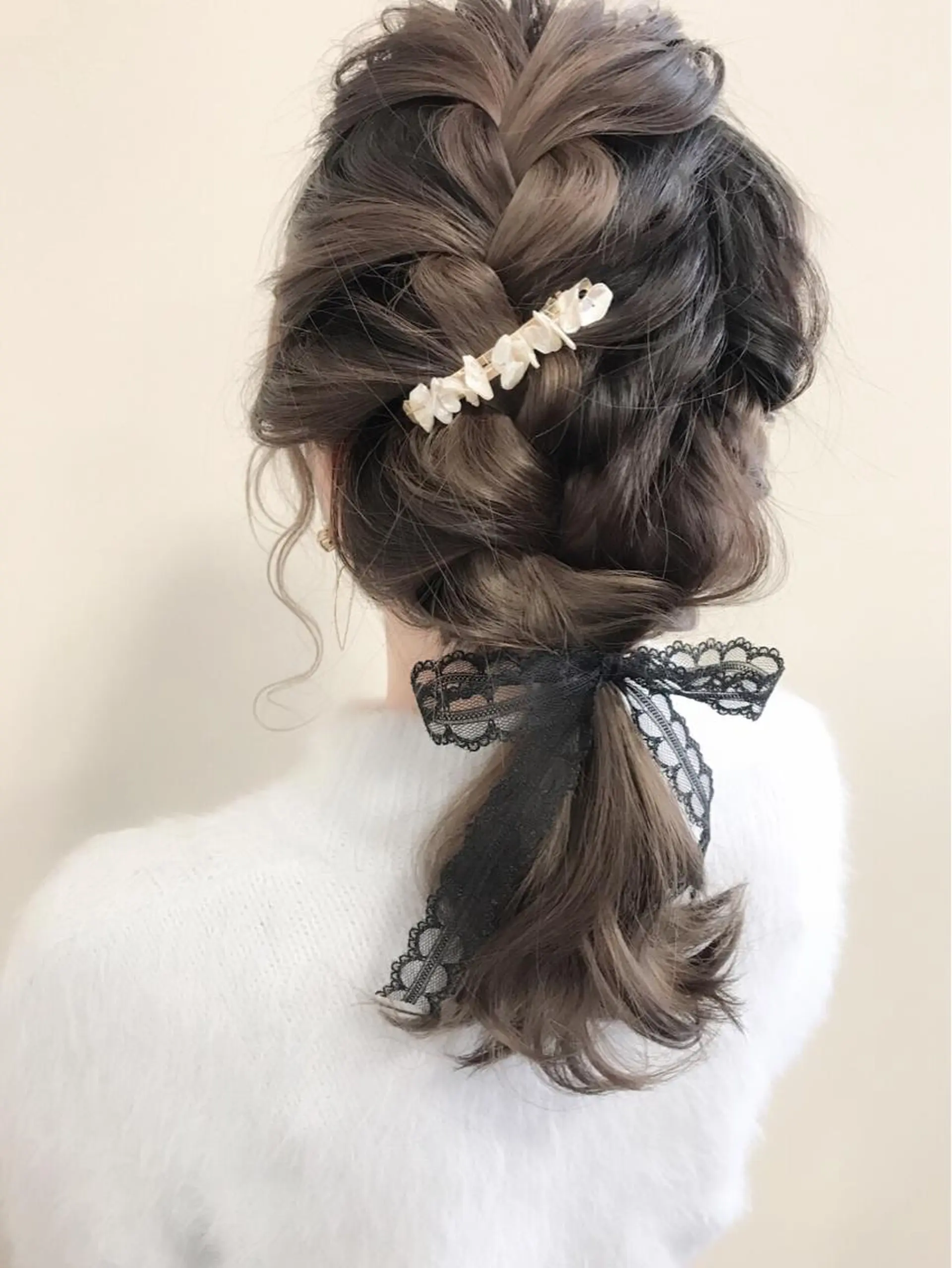 セミロング ヘアアレンジ 沢田 瞳のヘアスタイル