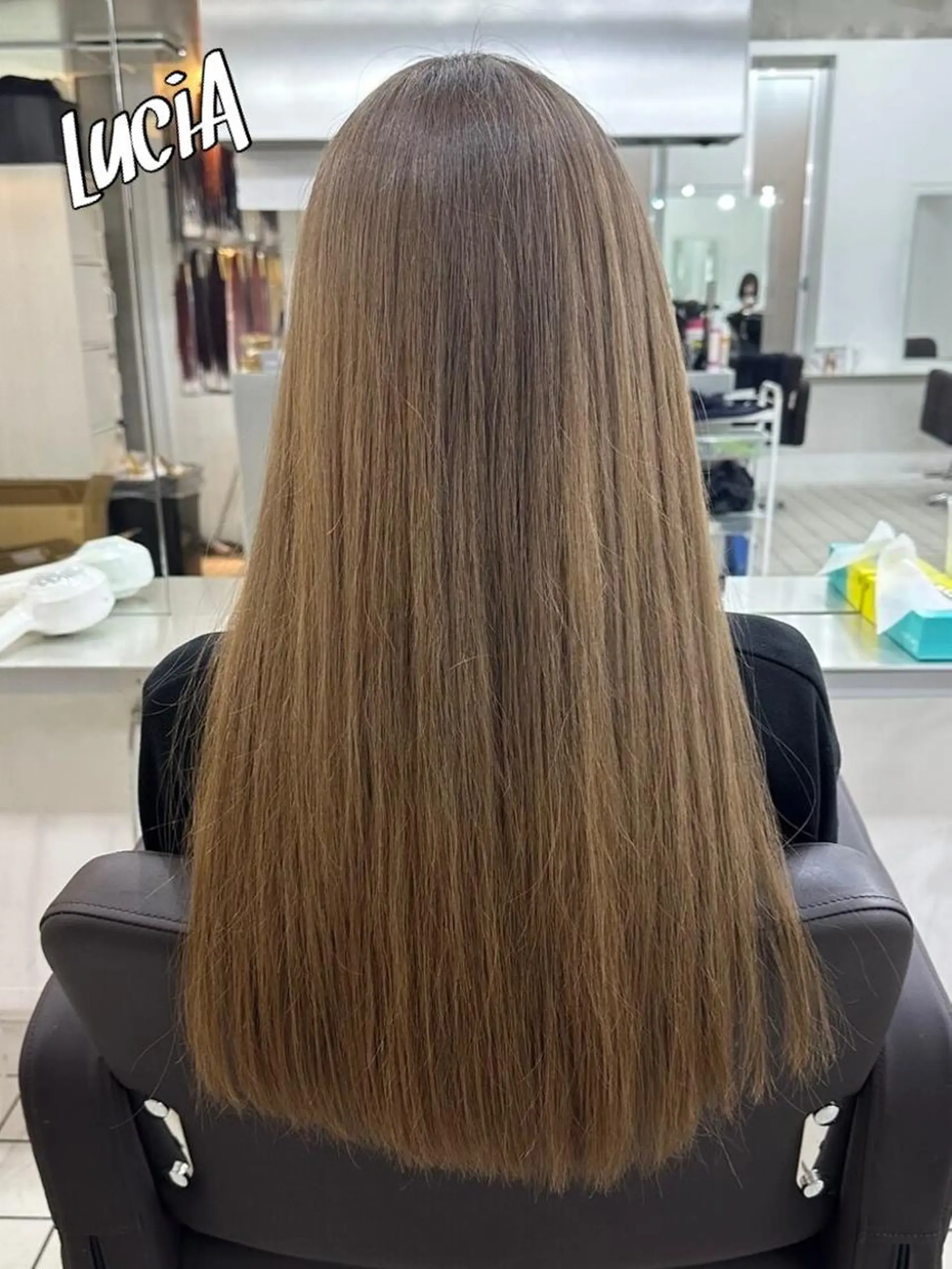 カラー ヘアアレンジ ロング シールエクステ 黒髪 ダブルカラー ハイトーンカラー エクステ LuciAエクステ カラー3000セラのヘアスタイル