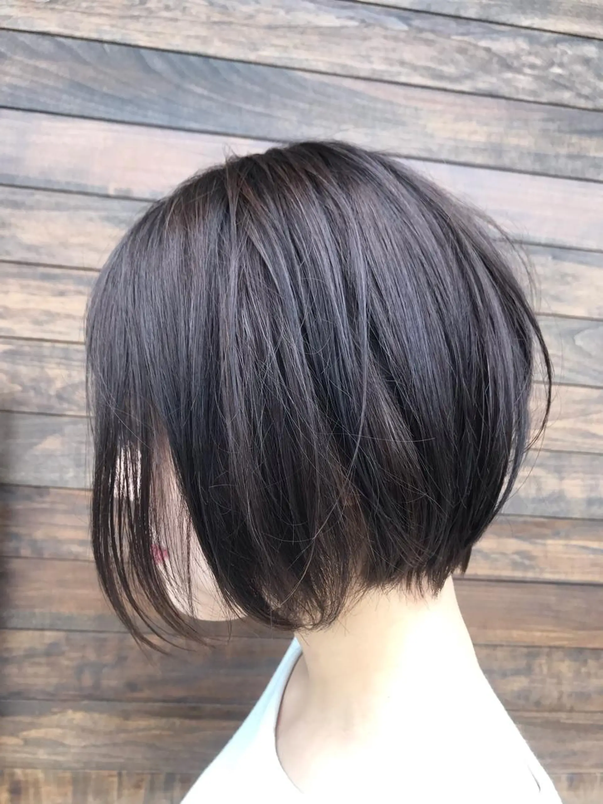ショート カラー 大内 郁のヘアスタイル