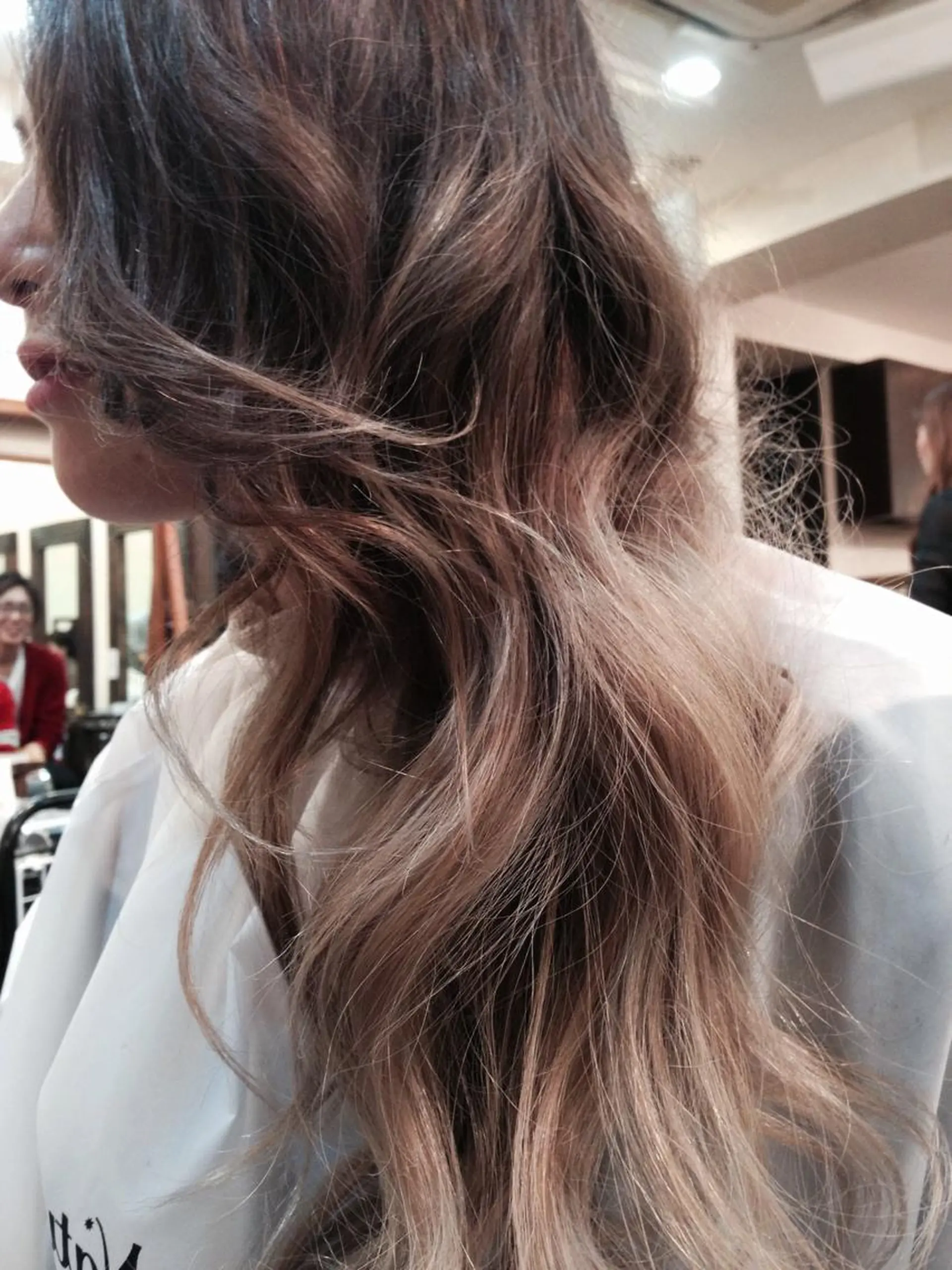 ロング カラー ブリーチ ブラウンカラー ハイライトカラー ラベンダーカラー ハイライト cfr professional artist salon所属・佐野 智史のヘアスタイル