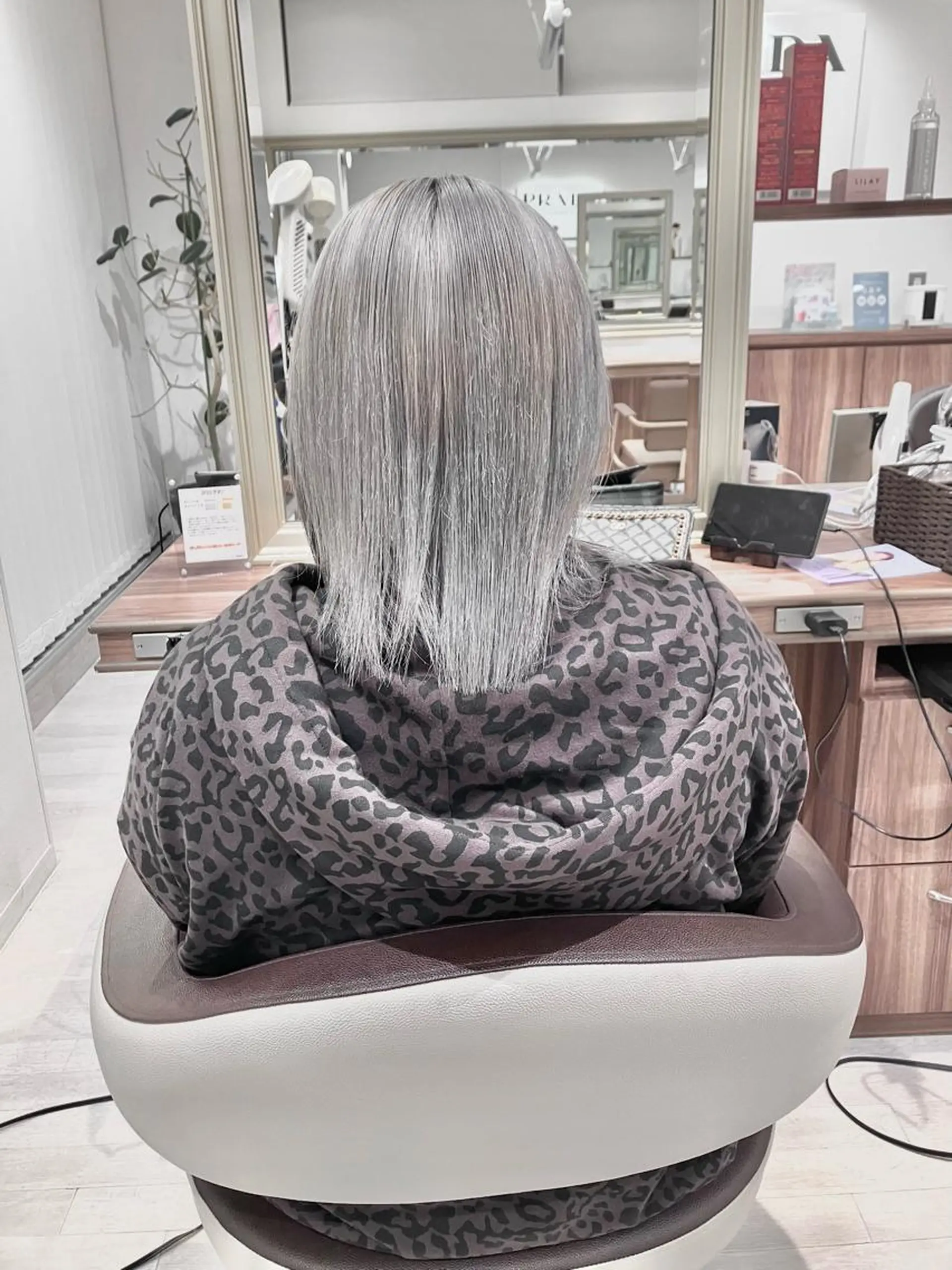 ミディアム カラー ヘアカラー Re:st所属・Miyavi/カラー ショートボブのヘアスタイル