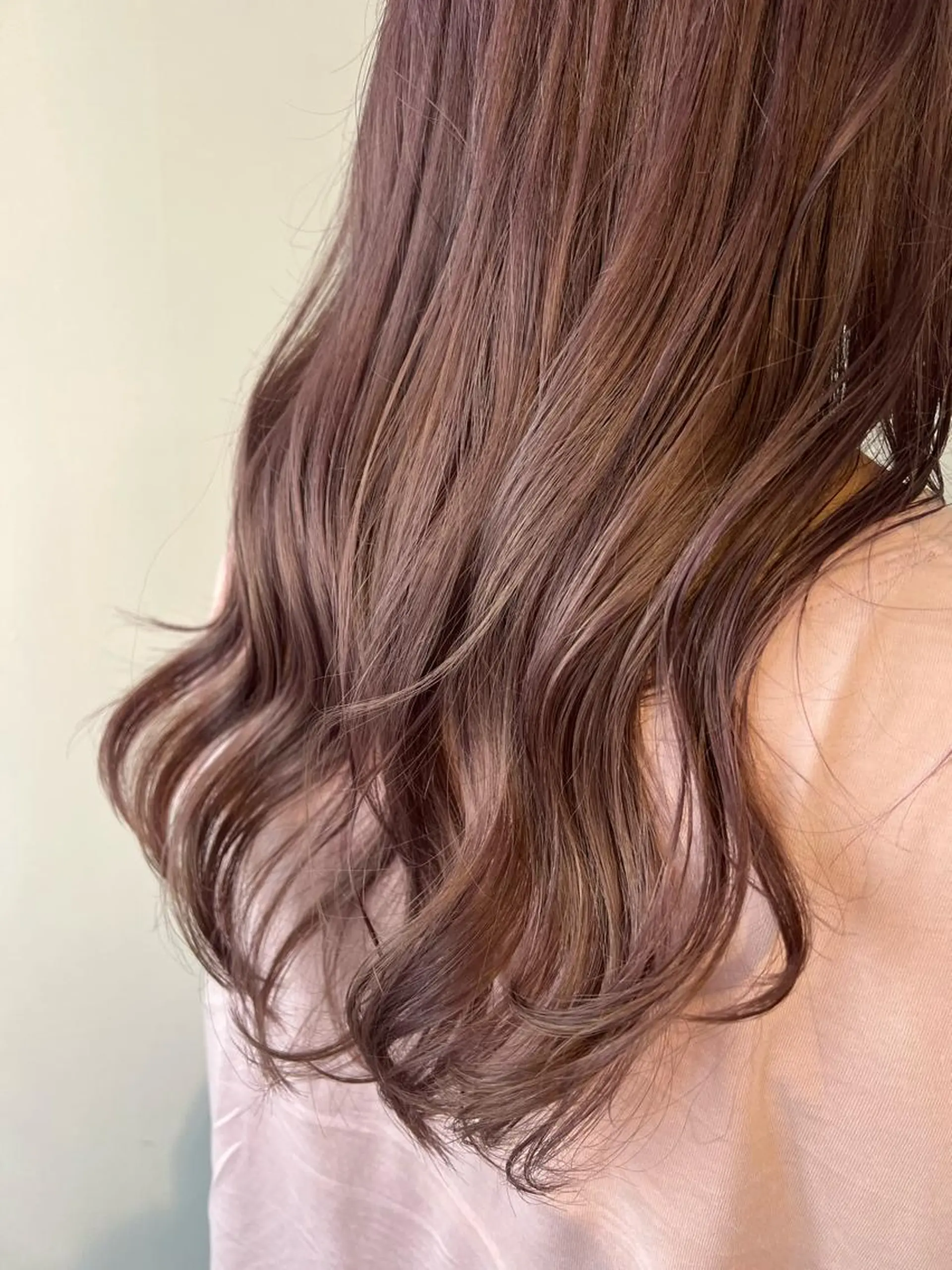 ロング カラー ベージュカラー ブリーチ ラベンダーカラー ラベンダーベージュ ピンクカラー カット ヘアカラー 🤍中野 レオ🤍のヘアスタイル