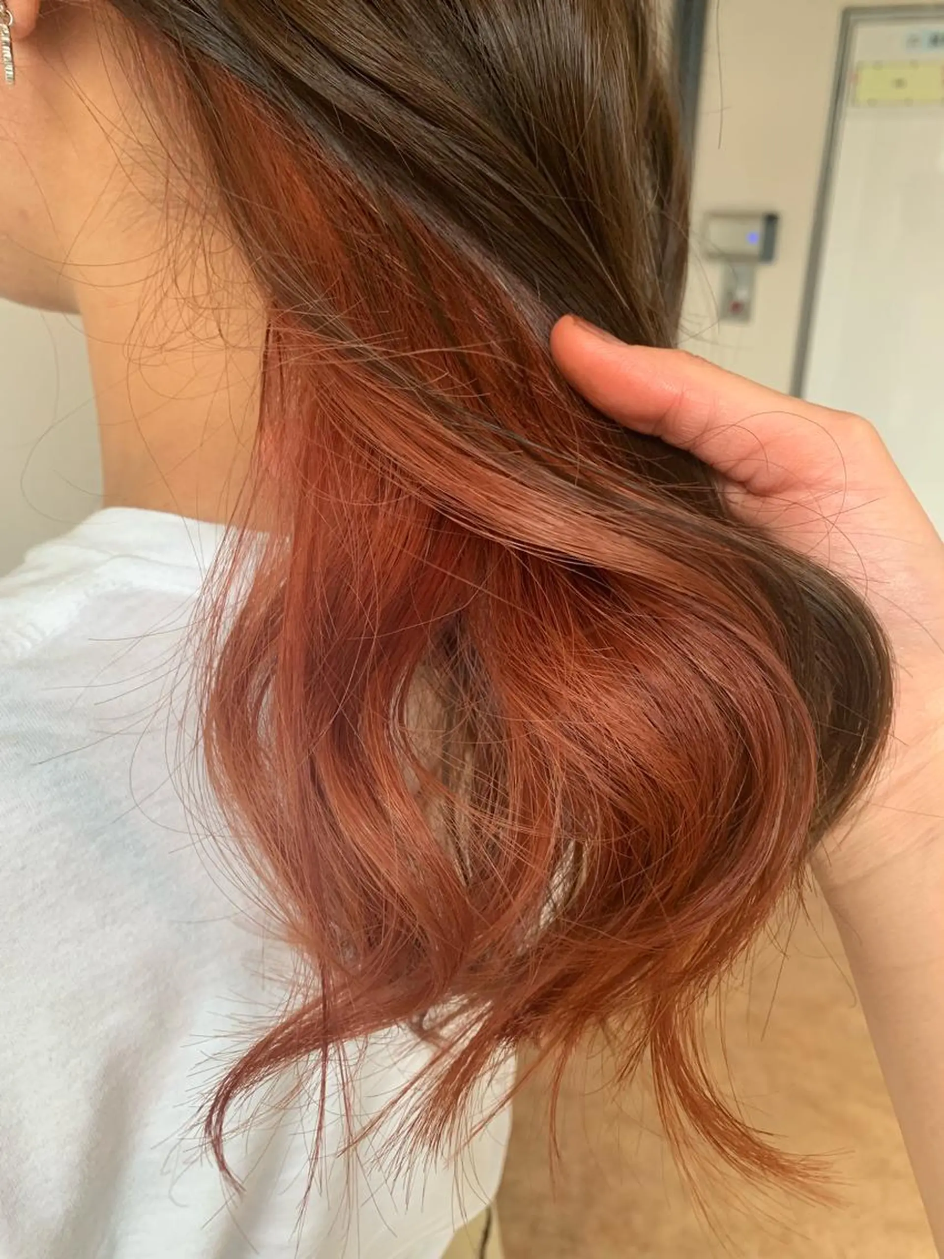 セミロング 髪質改善＆ハイトーンカラー Cica神戸三宮元町店所属・福田 美波のヘアスタイル