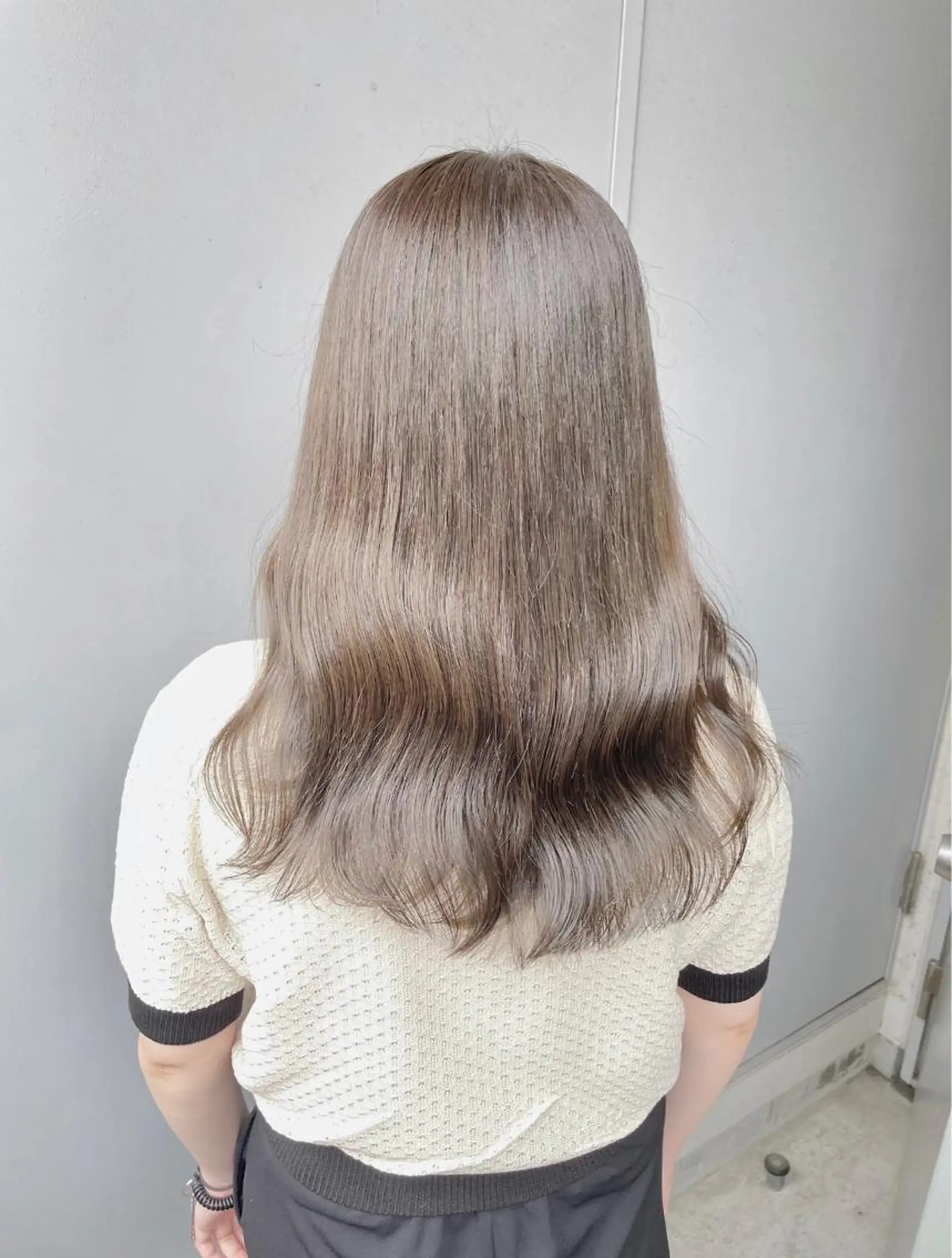 ロング カラー カット ヘアカラー トリートメント ヘッドスパ ヘアセット ベージュカラー💖 やすひろのヘアスタイル