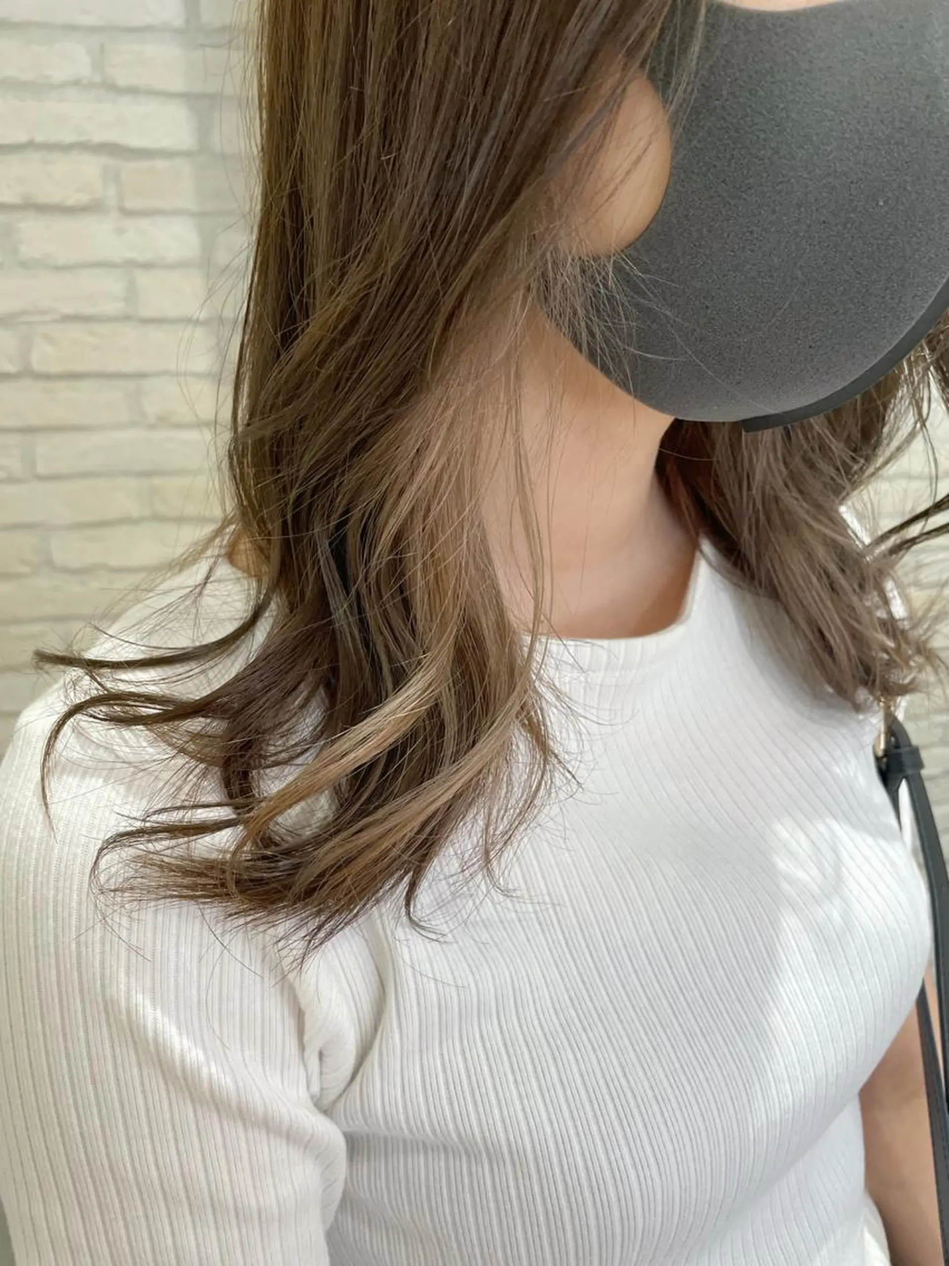 セミロング カラー ベージュカラー イヤリングカラー ホワイトベージュ oggi +KENJE所属・大平 美沙のヘアスタイル