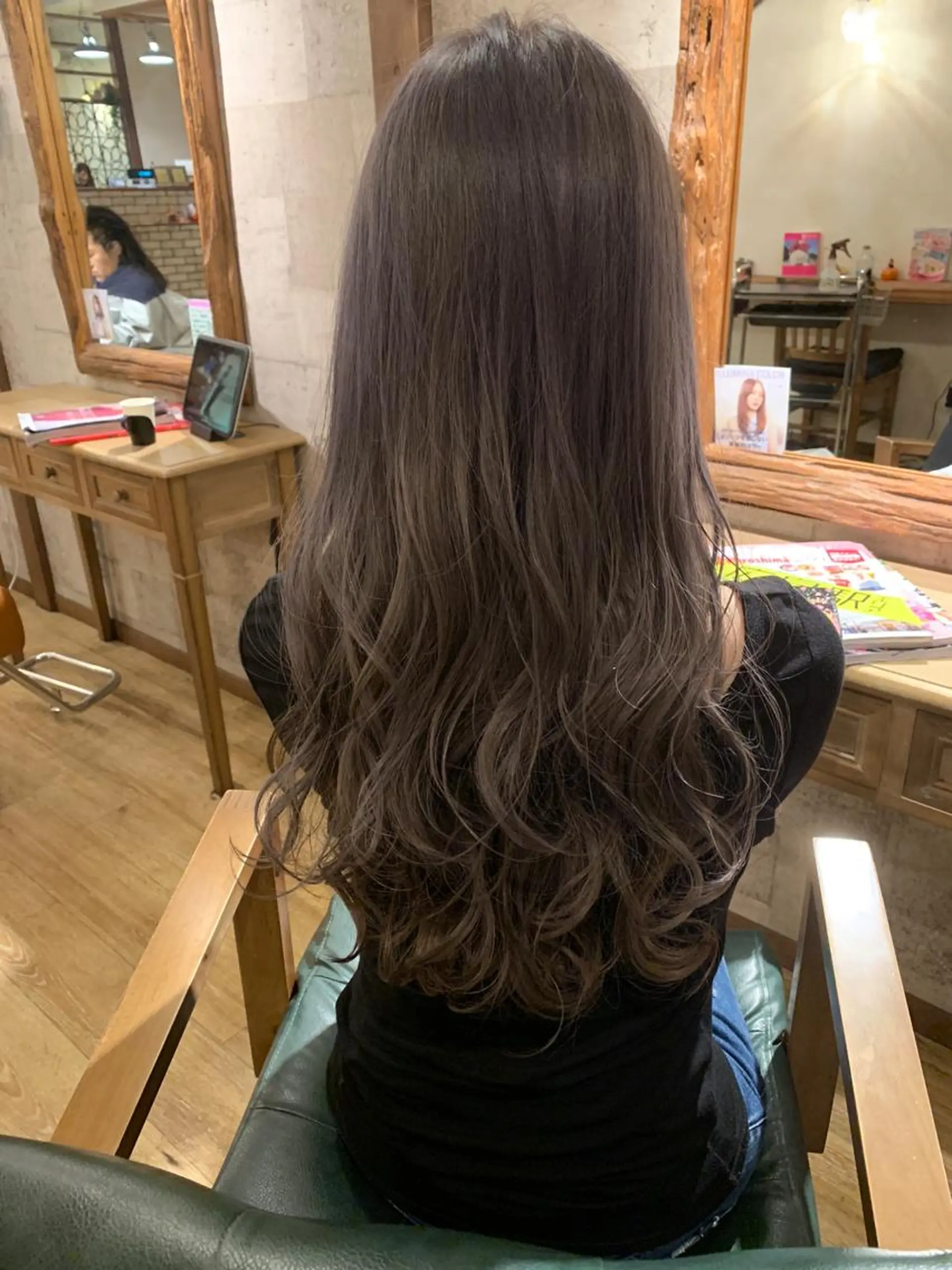 ロング カラー ブリーチ ダブルカラー グレージュ ヘアカラー トリートメント SALOWIN(サロウィン)広島並木通り所属・田村和範/似合わせ カラー/髪質改善のヘアスタイル