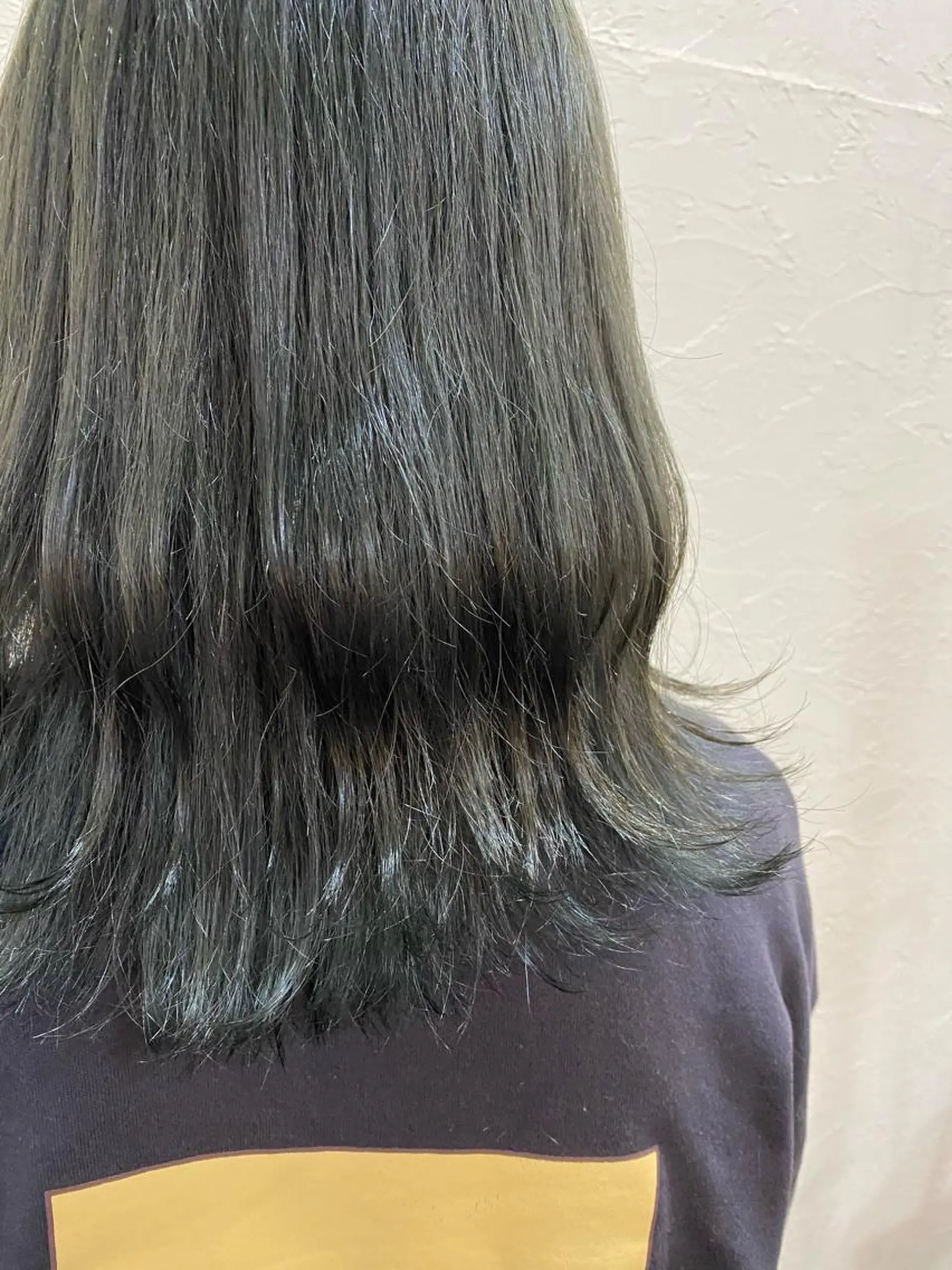 セミロング カラー グレージュ オリーブグレージュ オリーブグレー カット ヘアカラー トリートメント ENIF ヤマグチアツコのヘアスタイル