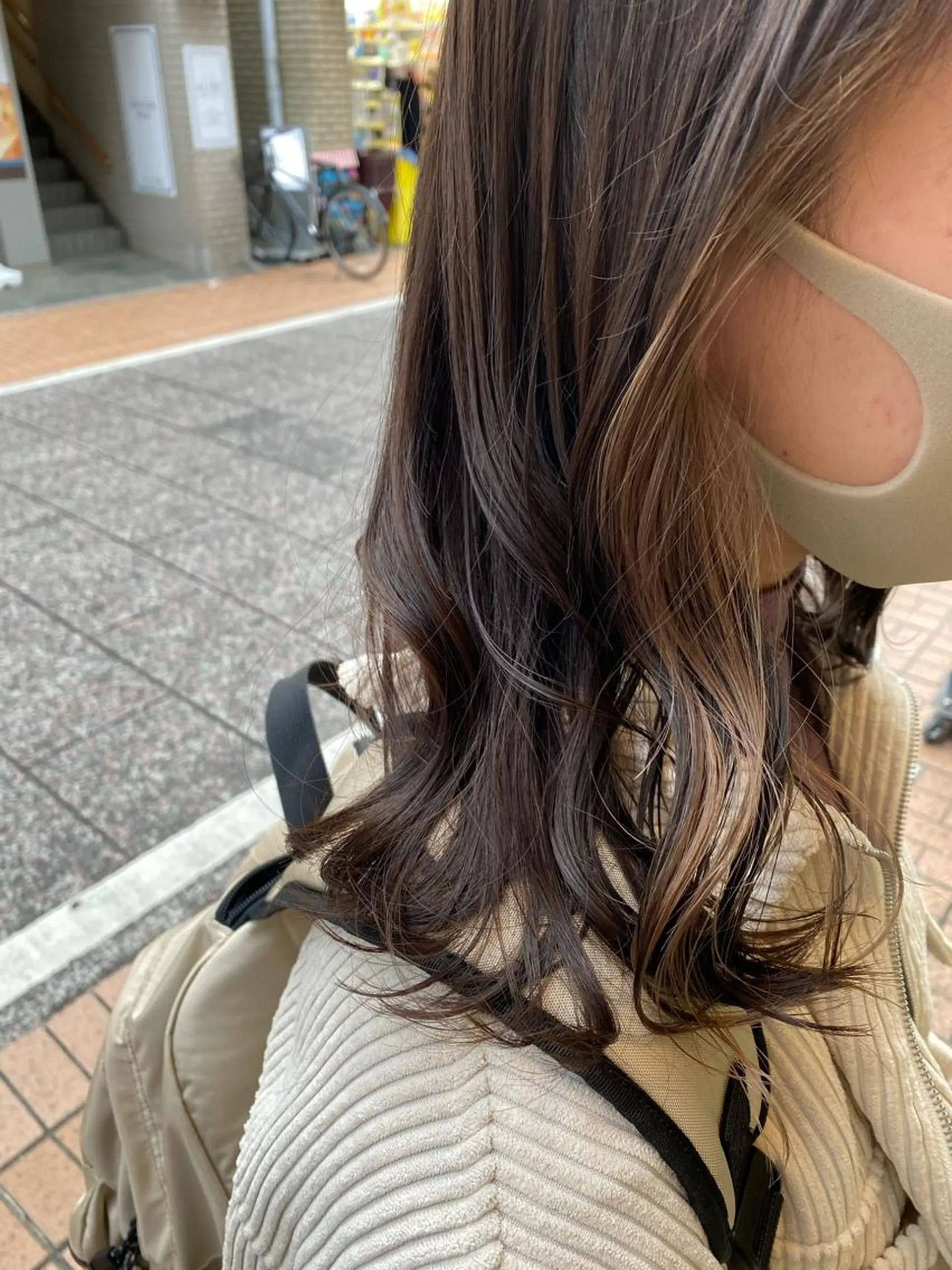ミディアム カラー ヘアカラー 宮内 真乃のヘアスタイル