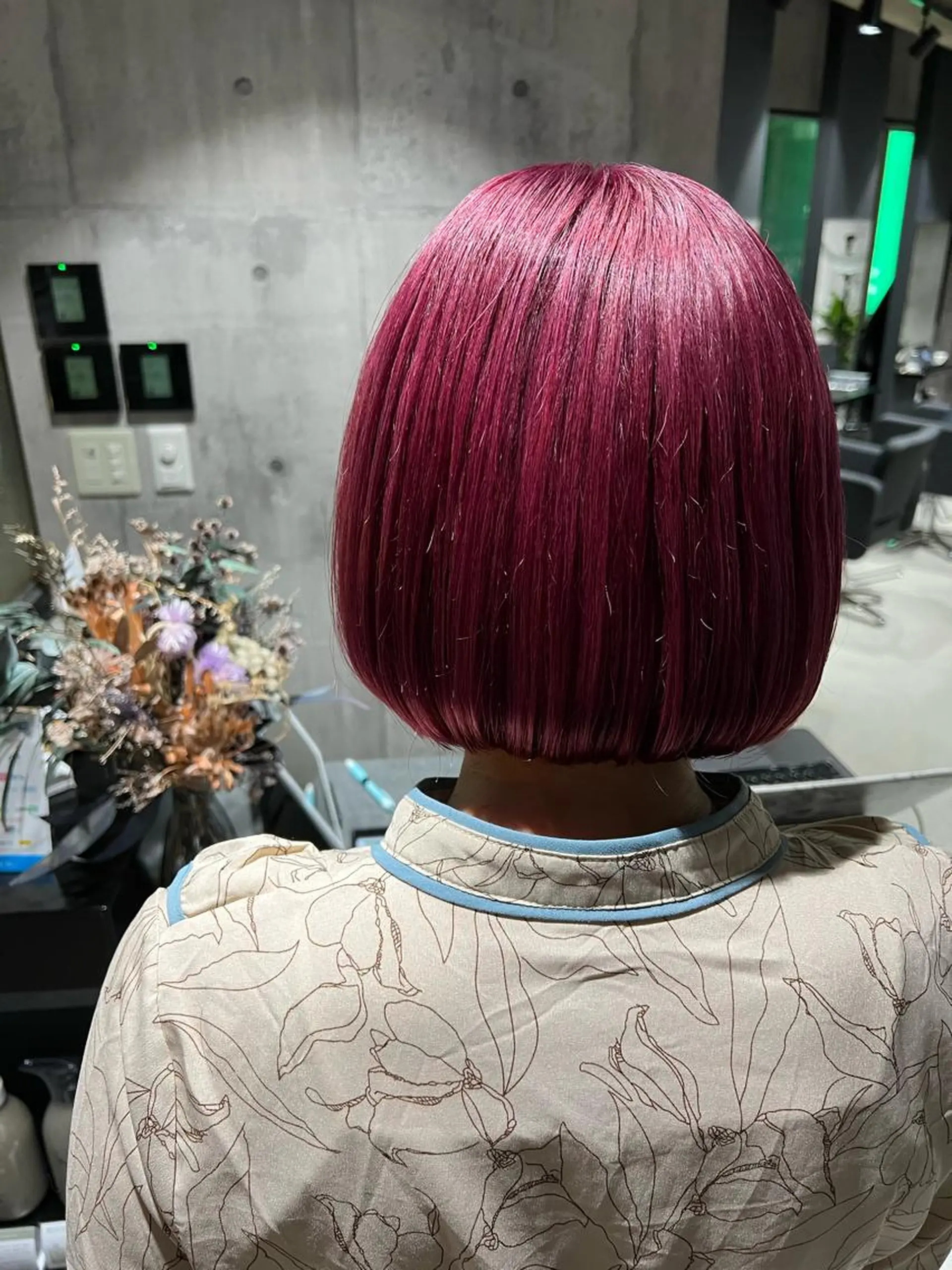 ショート カラー ピンクカラー ボブ mimiiy梅田 中崎町ハイトーンのヘアスタイル