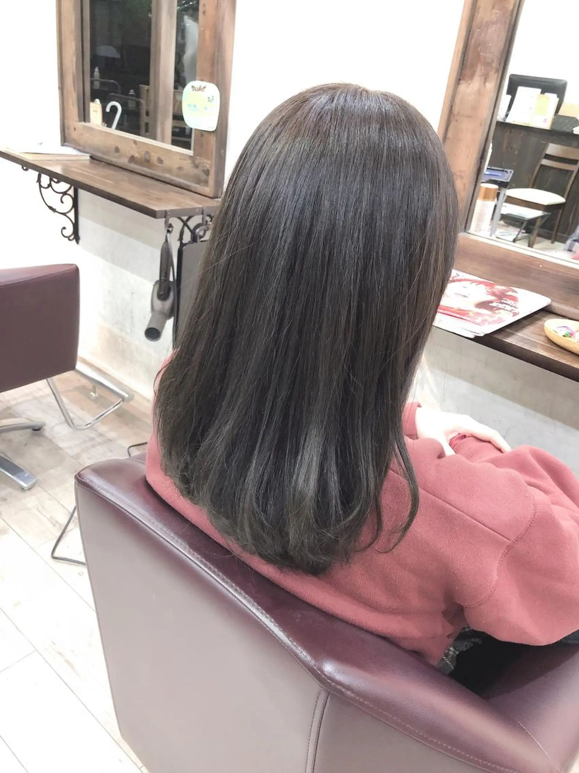 ミディアム カラー ベージュカラー 小森 拓哉のヘアスタイル
