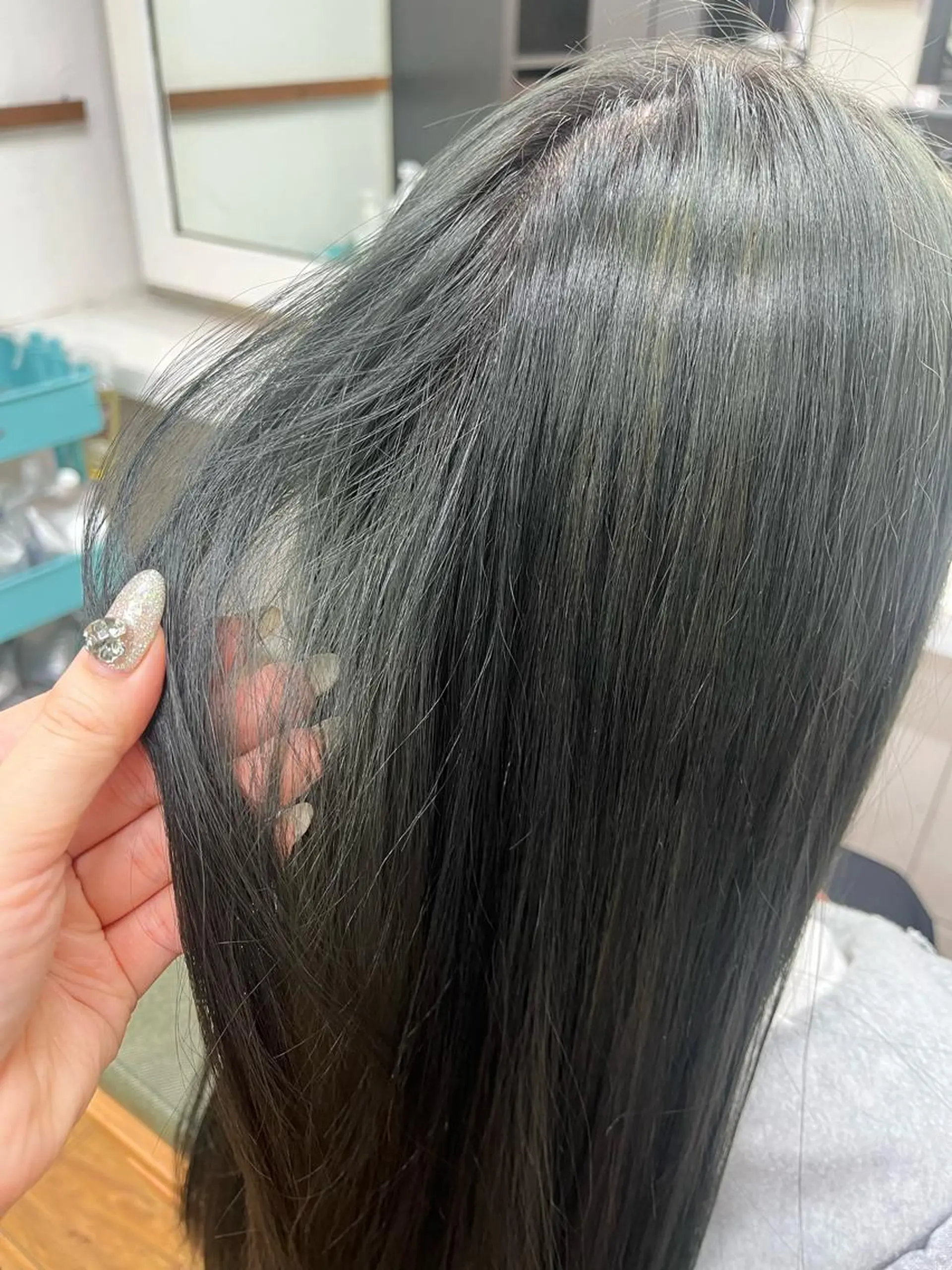 ロング カラー 香野 優子のヘアスタイル