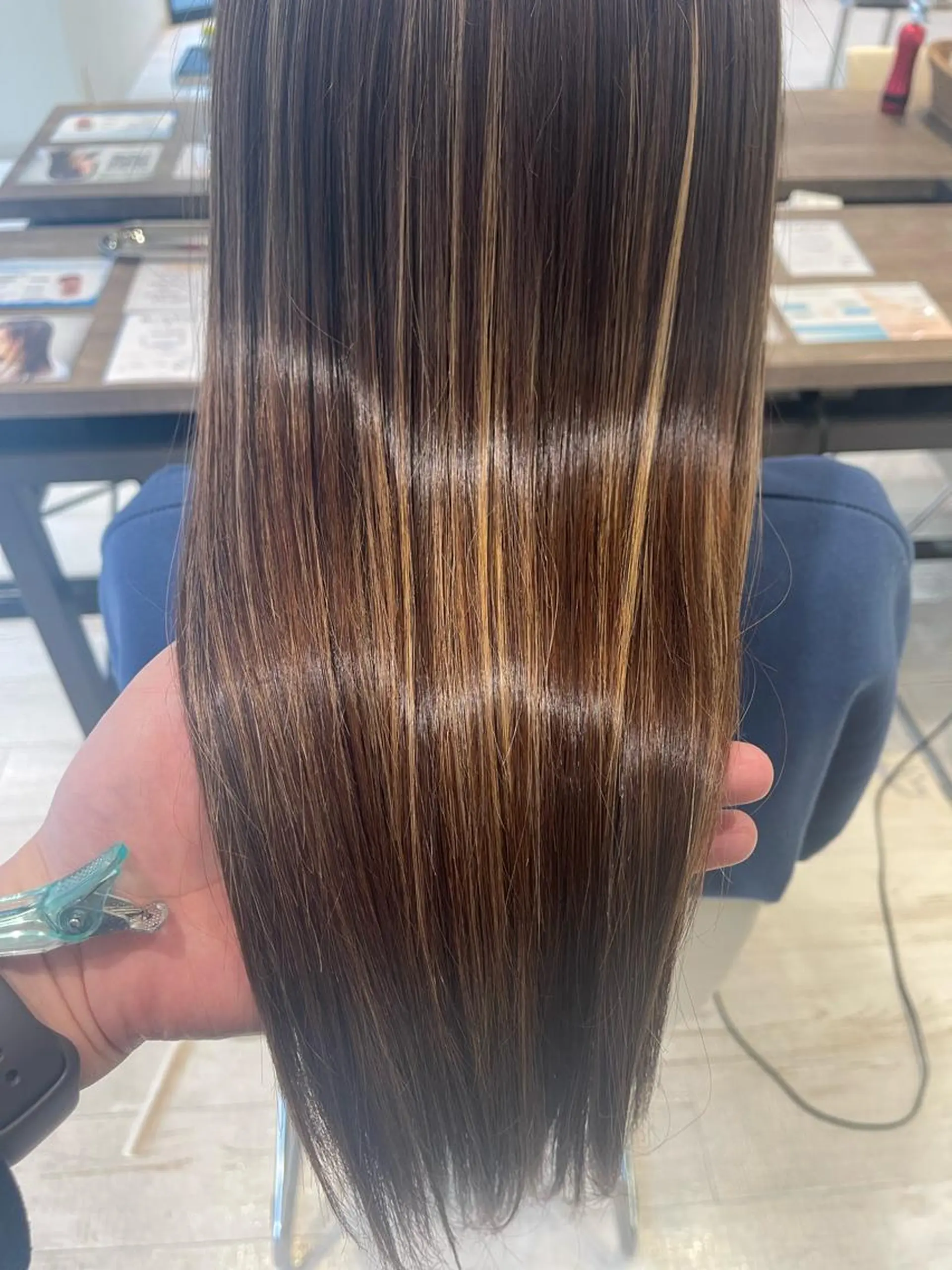 ロング デザインカラー、艶髪 大塚　耕平のヘアスタイル