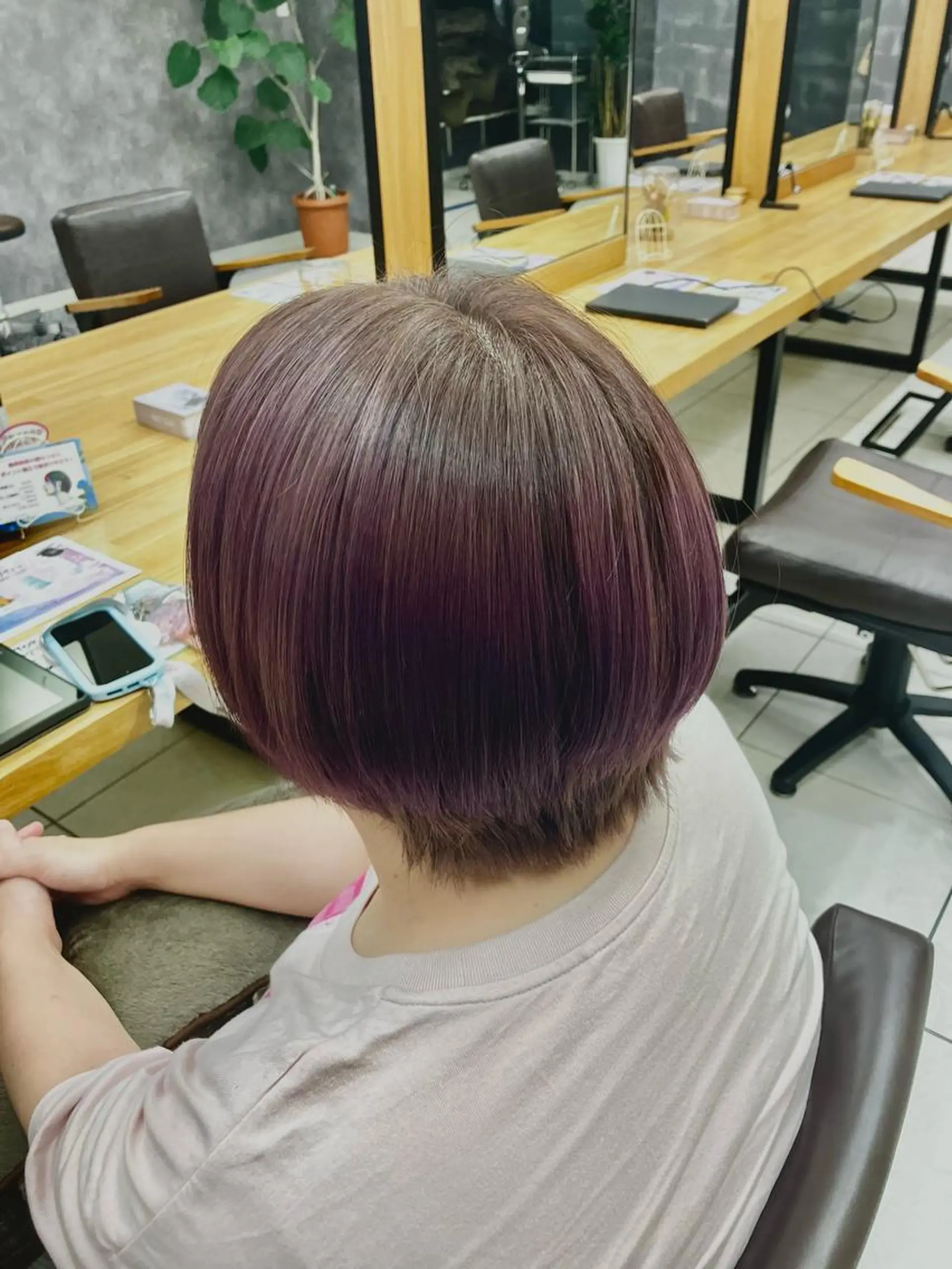ショート カラー 🦔Laulu 菅原綾乃のヘアスタイル