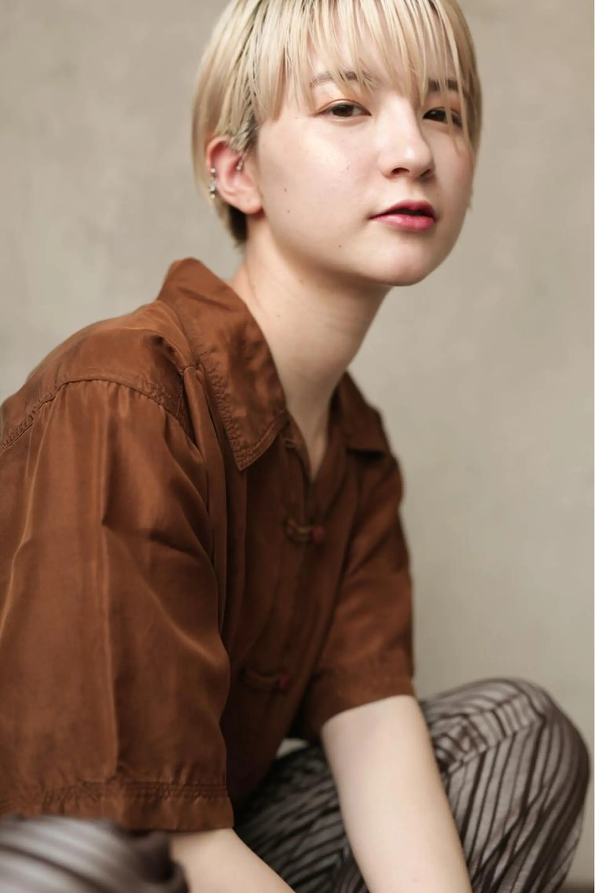 ショート カラー ベージュカラー ブリーチ ホワイトベージュ パーマ/透明感カラー /ボブ/吉田一生のヘアスタイル