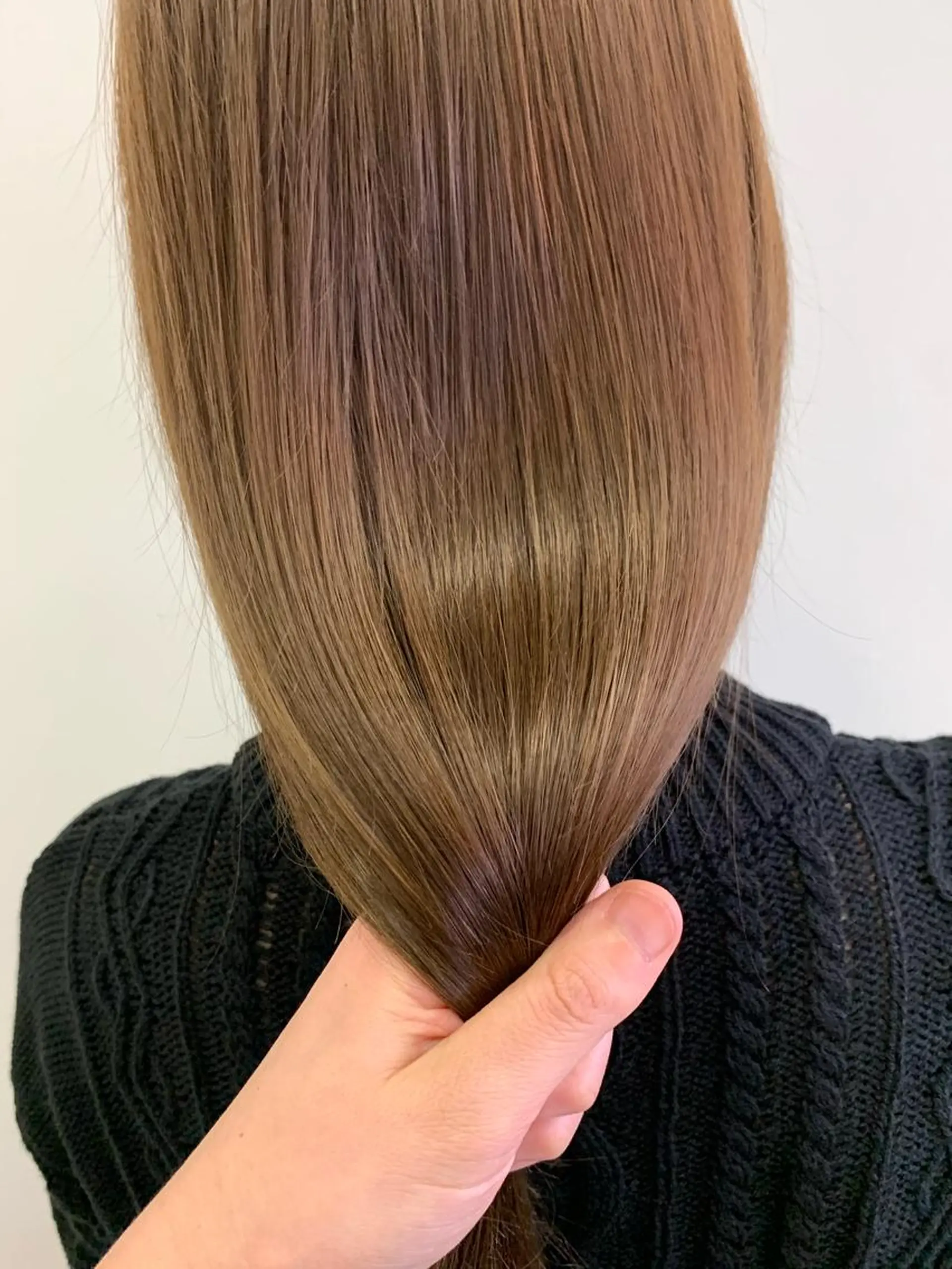 ロング カラー アッシュ ブリーチ ケアブリーチ 透明感カラー ダブルカラー モリシュンスケ /レイヤー/髪質改善のヘアスタイル