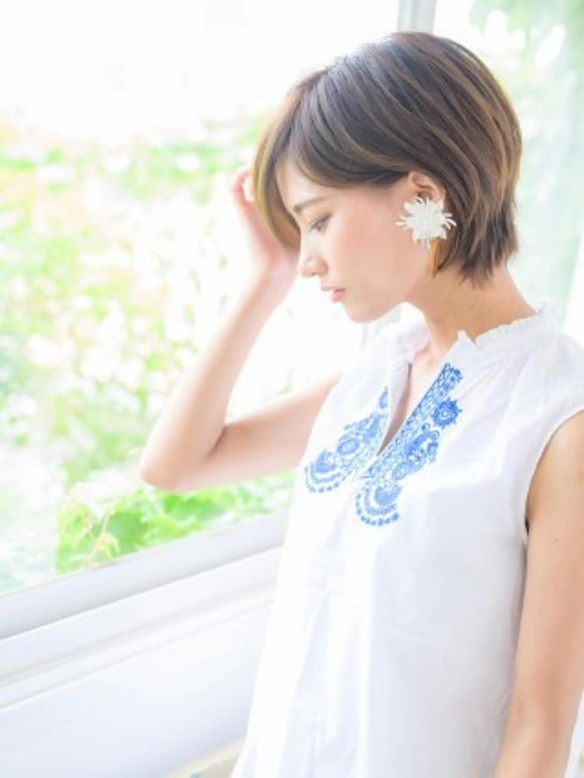 ミディアム 江原 彩華のヘアスタイル