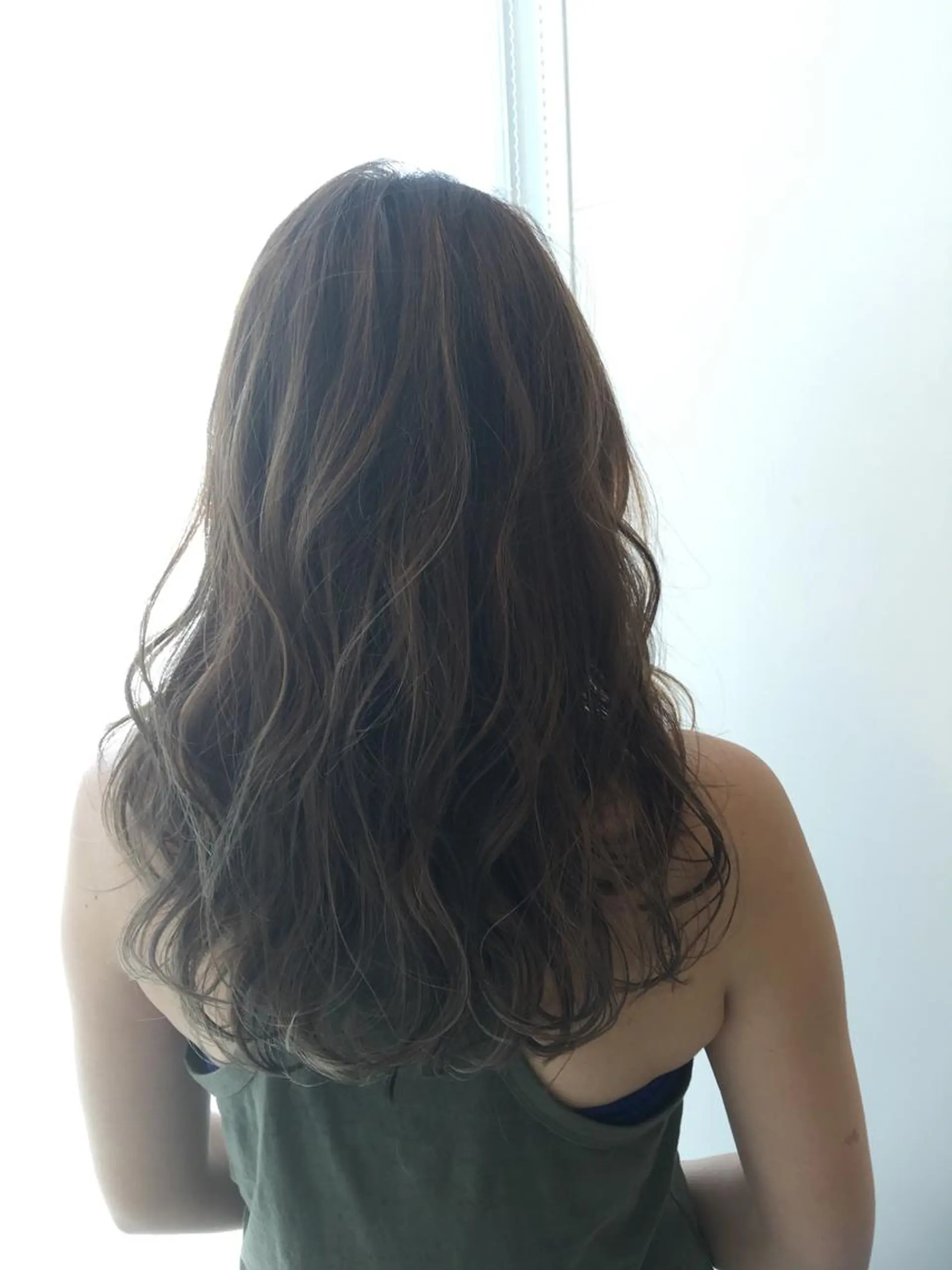 セミロング カラー グレージュ ハイライトカラー ハイライト 中山 天地のヘアスタイル